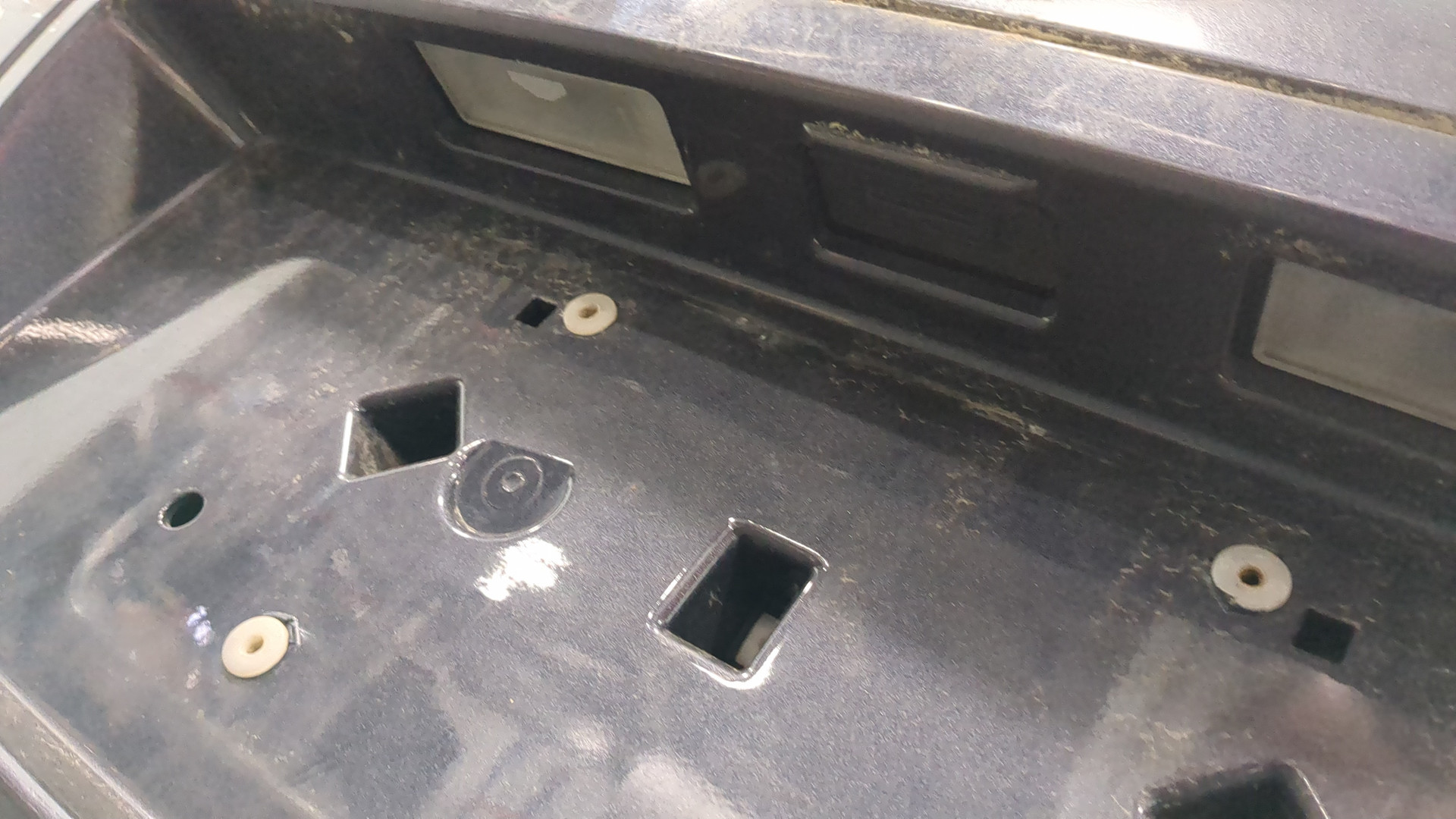 Дверь багажника