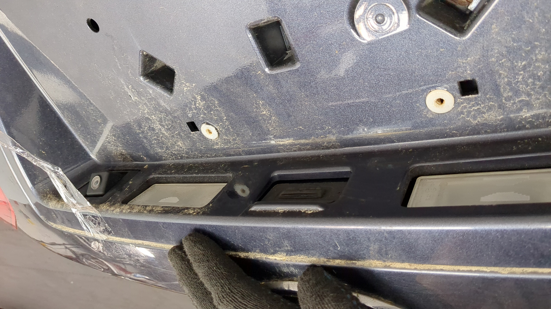 Дверь багажника