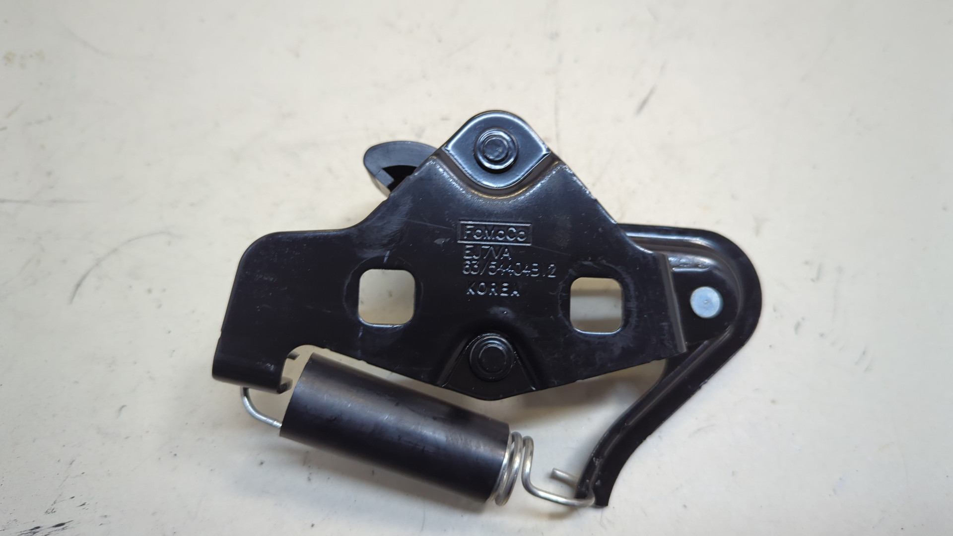 Замок багажника