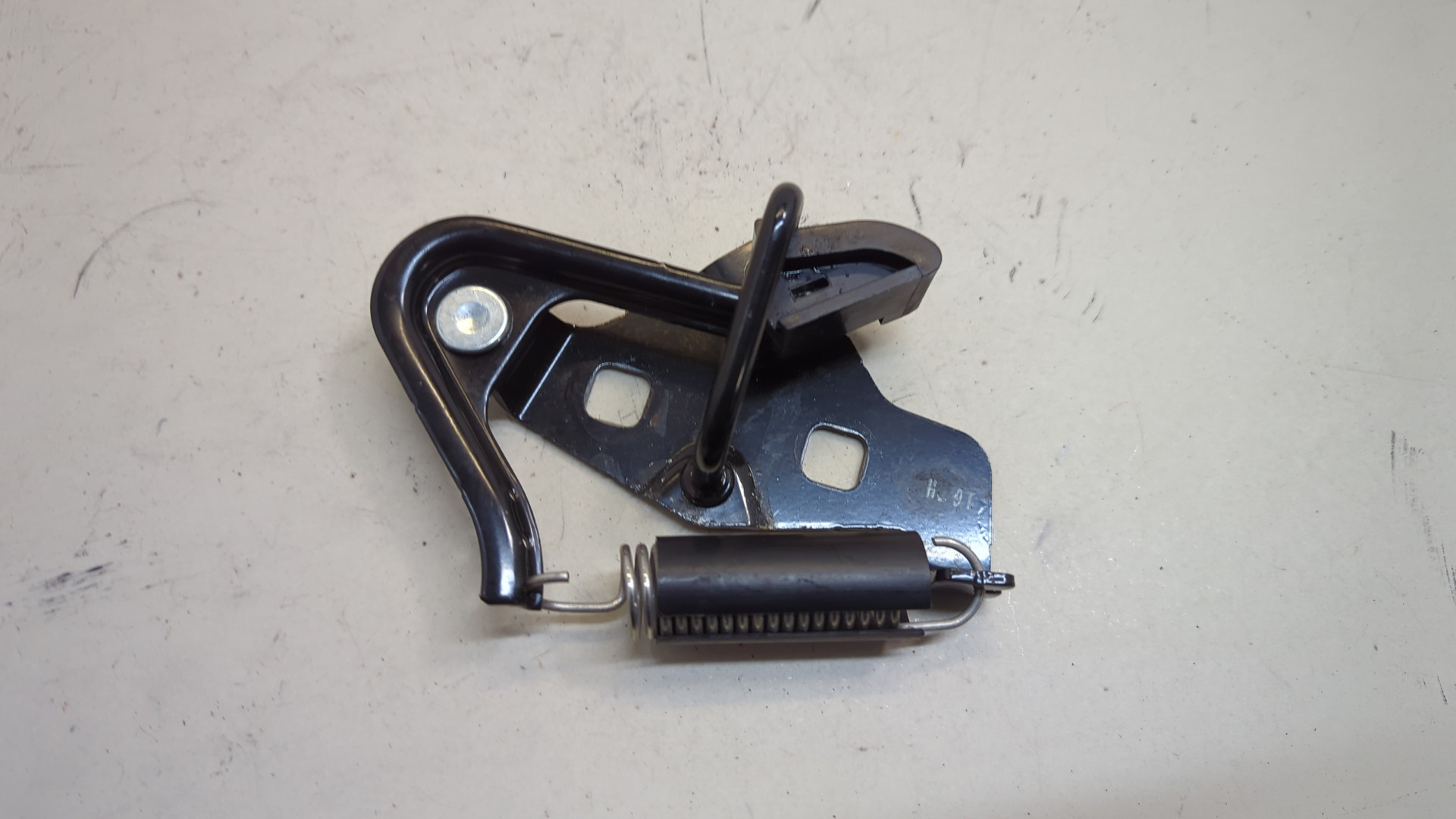 Замок багажника