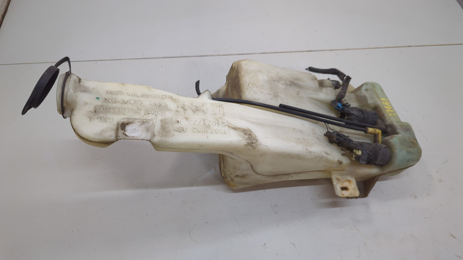 Бачок омывателя лобового стекла