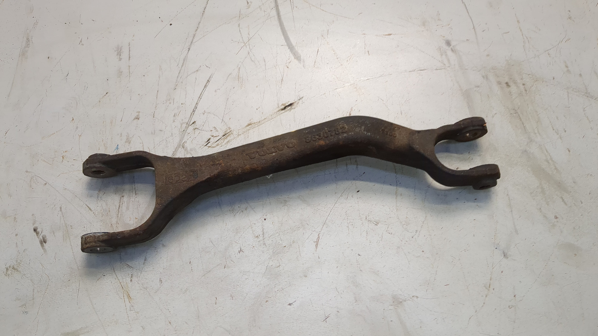 Рычаг задний левый