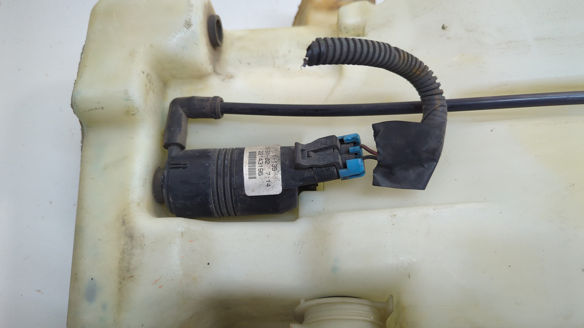 Бачок омывателя лобового стекла