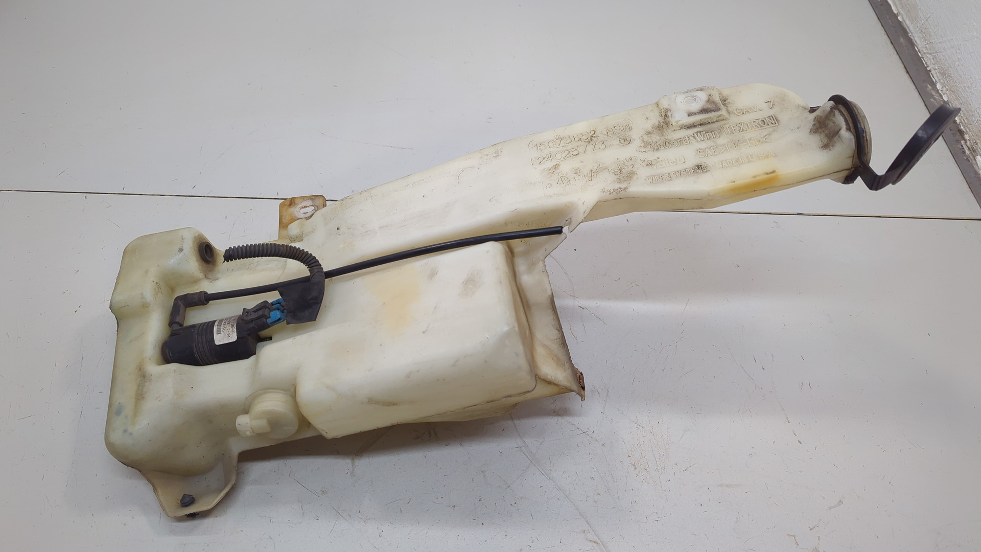 Бачок омывателя лобового стекла