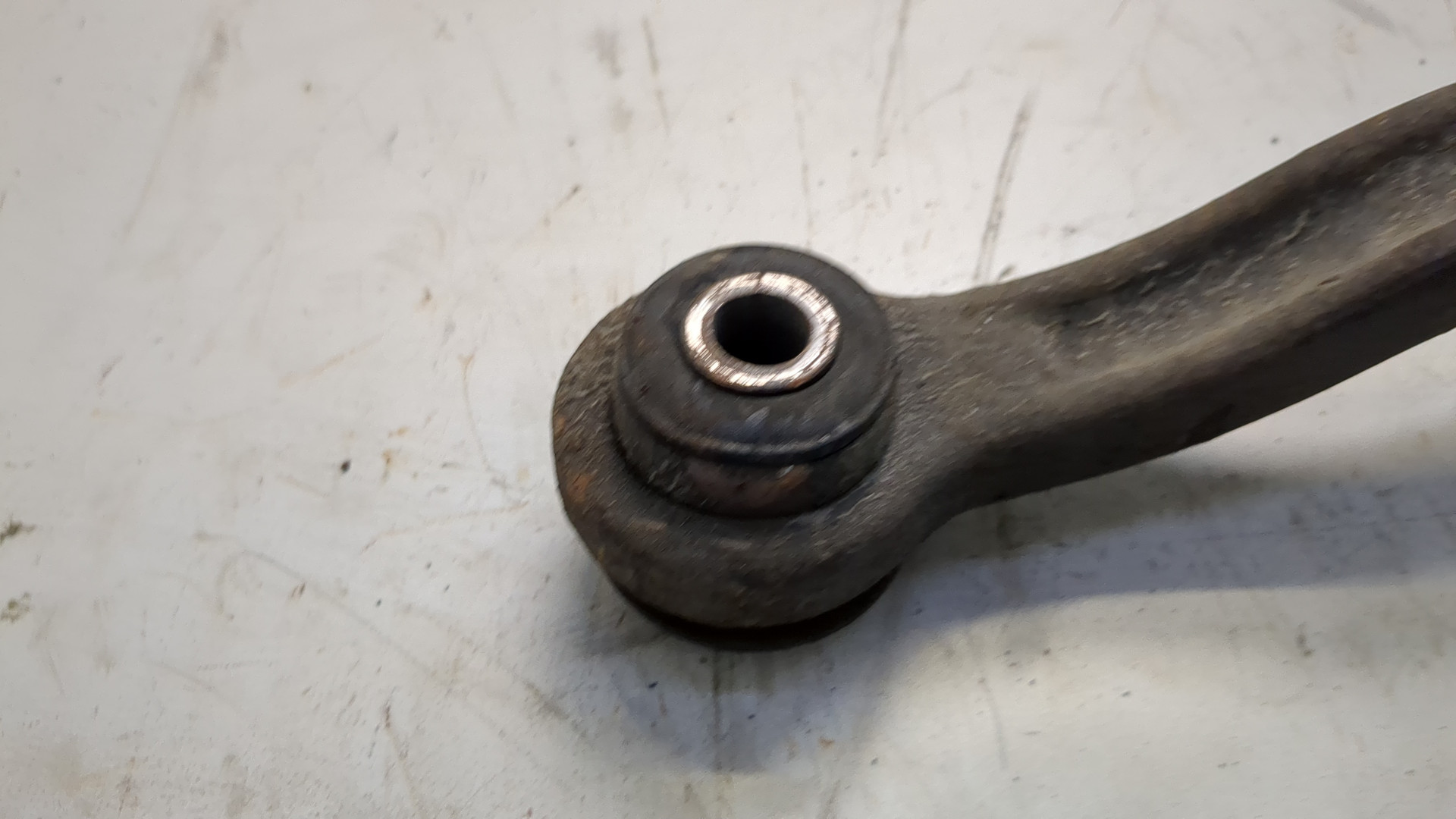 Рычаг задний