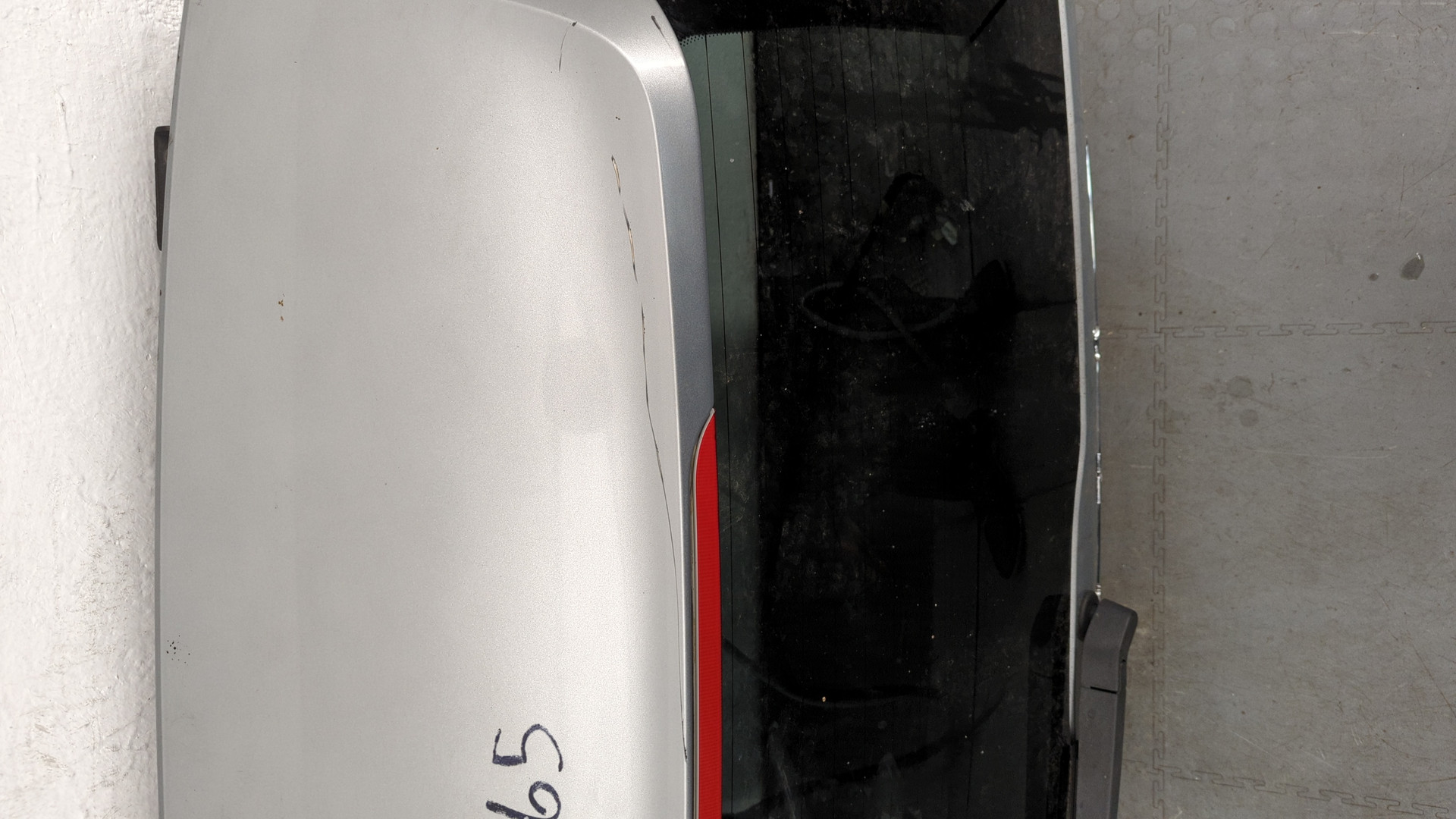 Дверь багажника