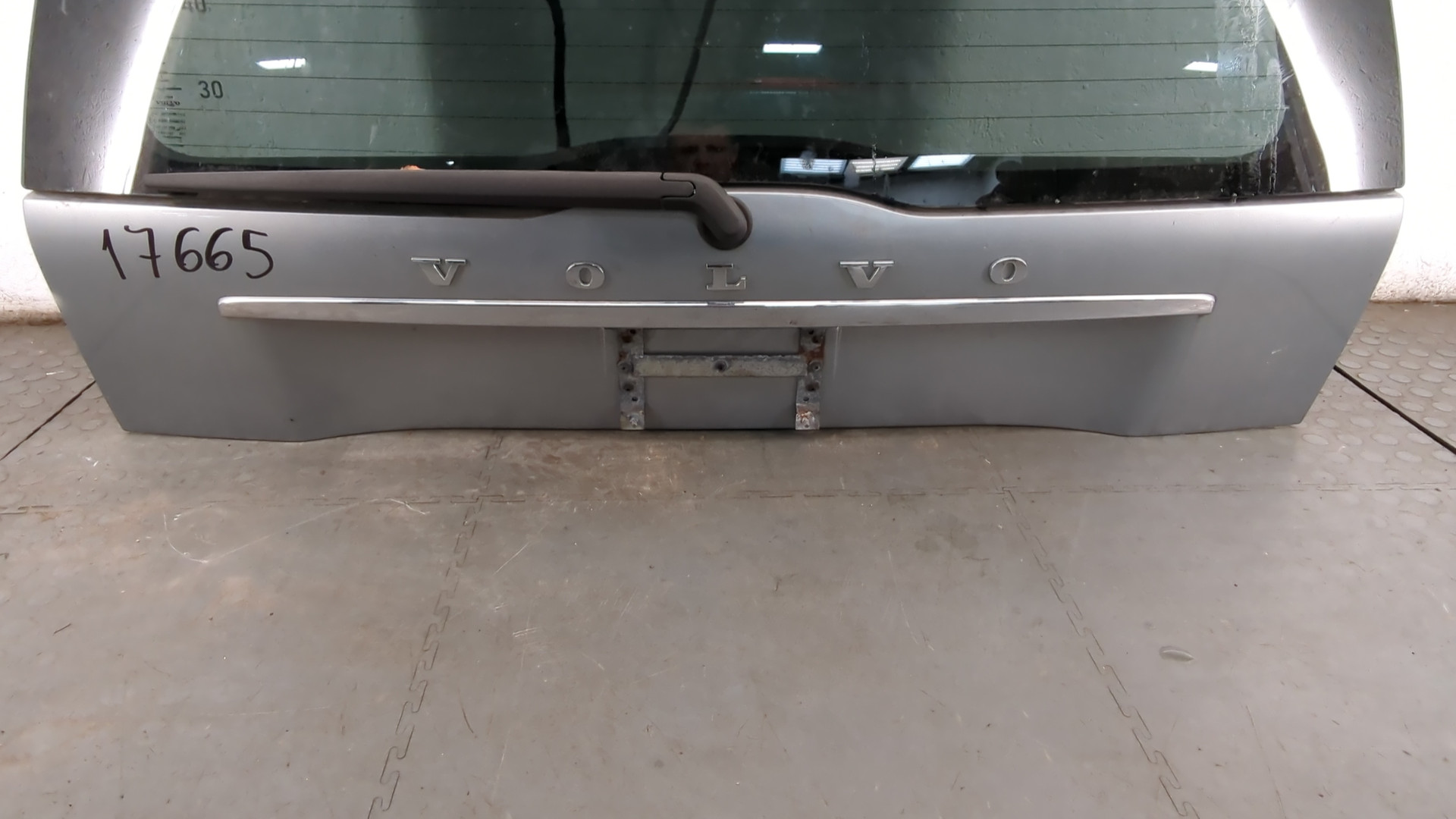 Дверь багажника