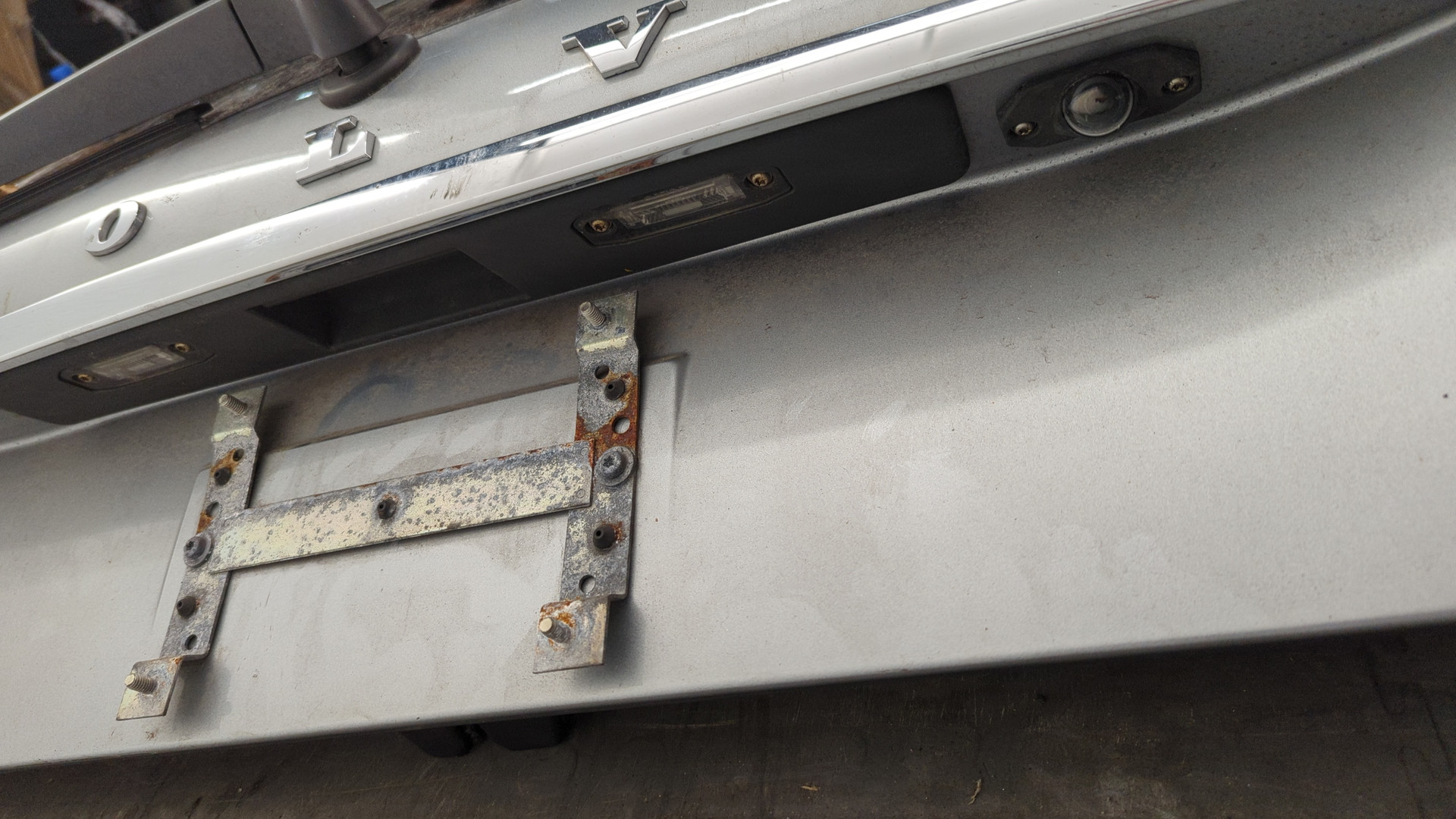 Дверь багажника