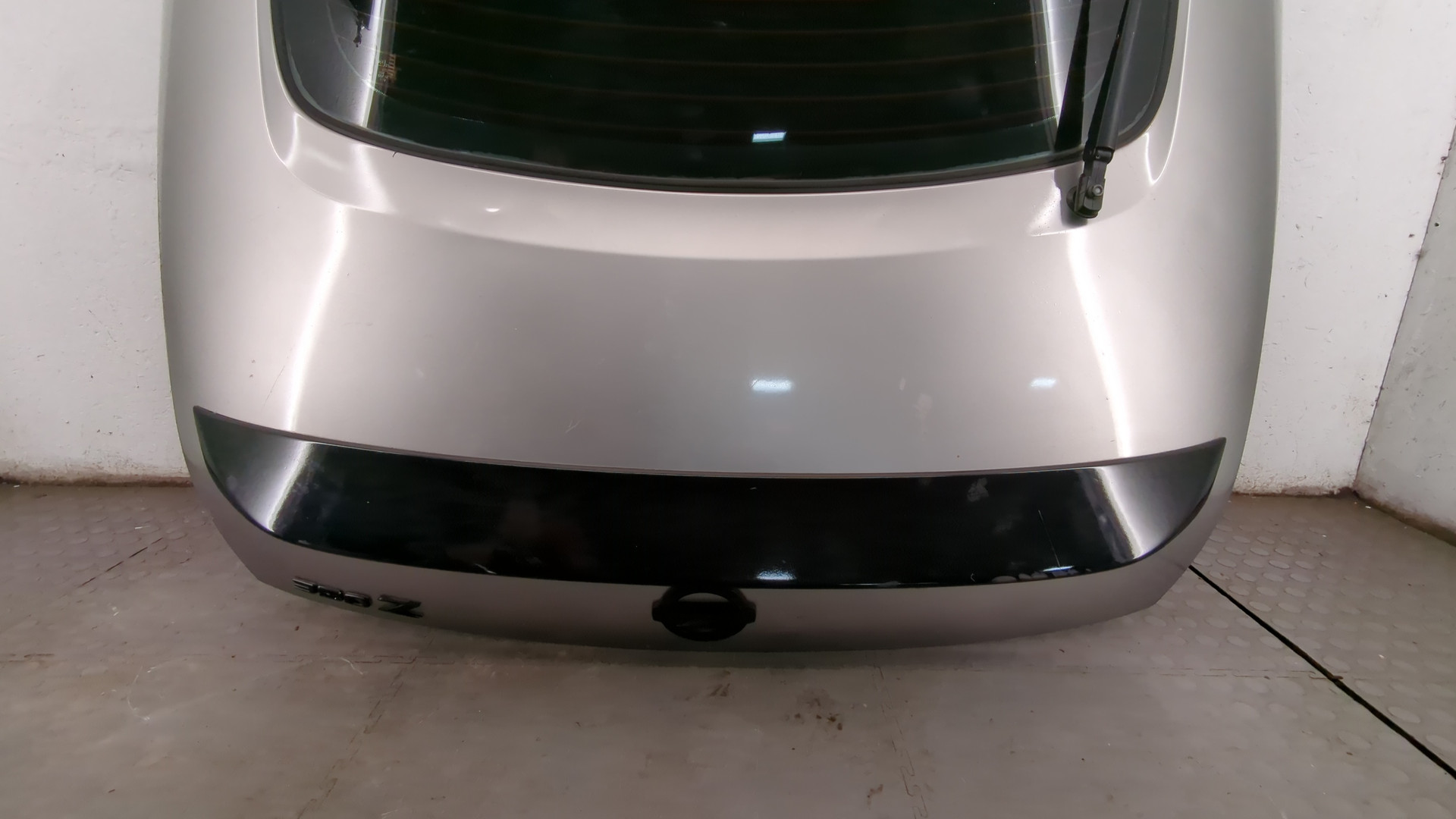 Дверь багажника