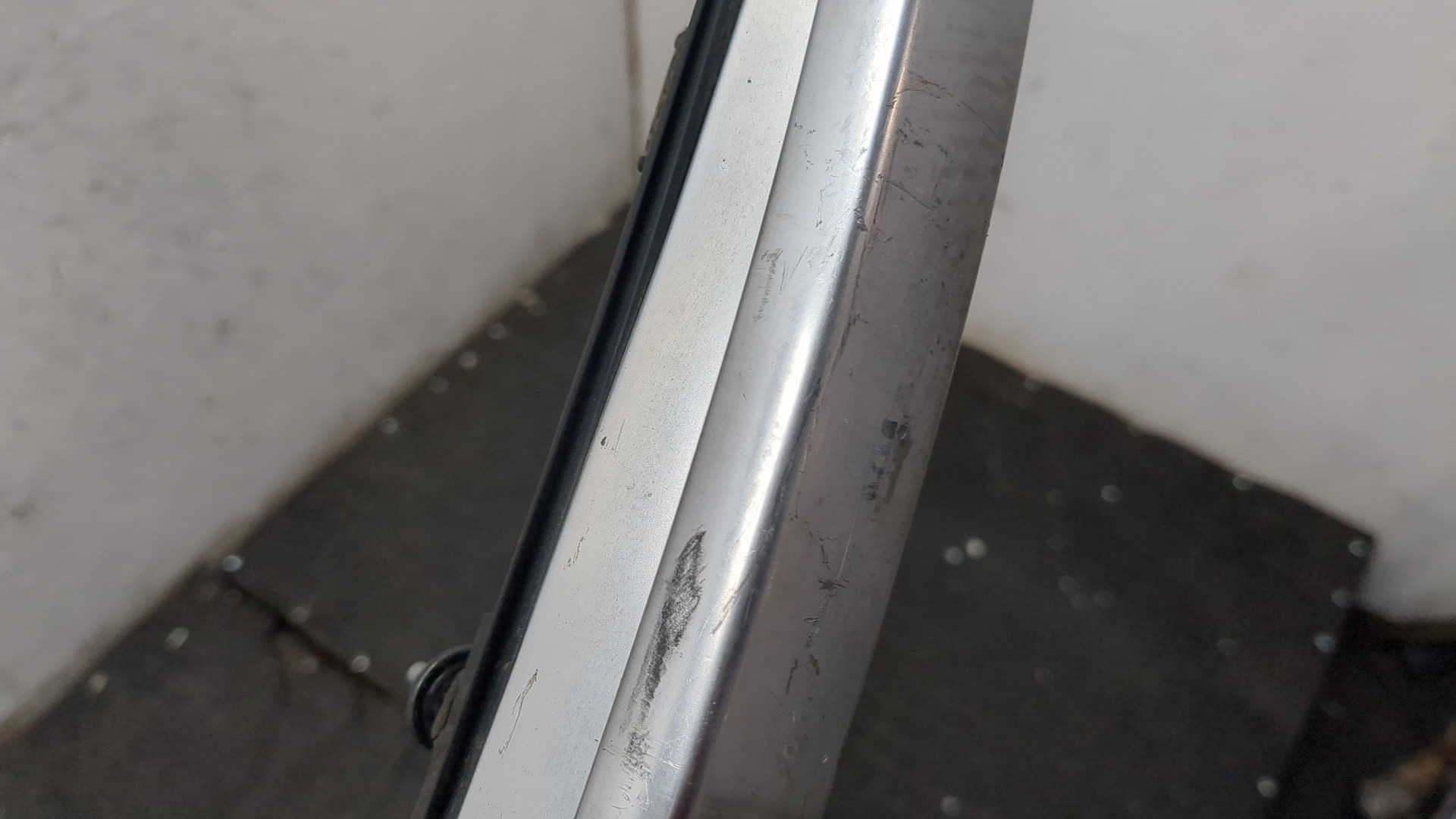 Рейлинг (релинг) левый (планка на крышу)