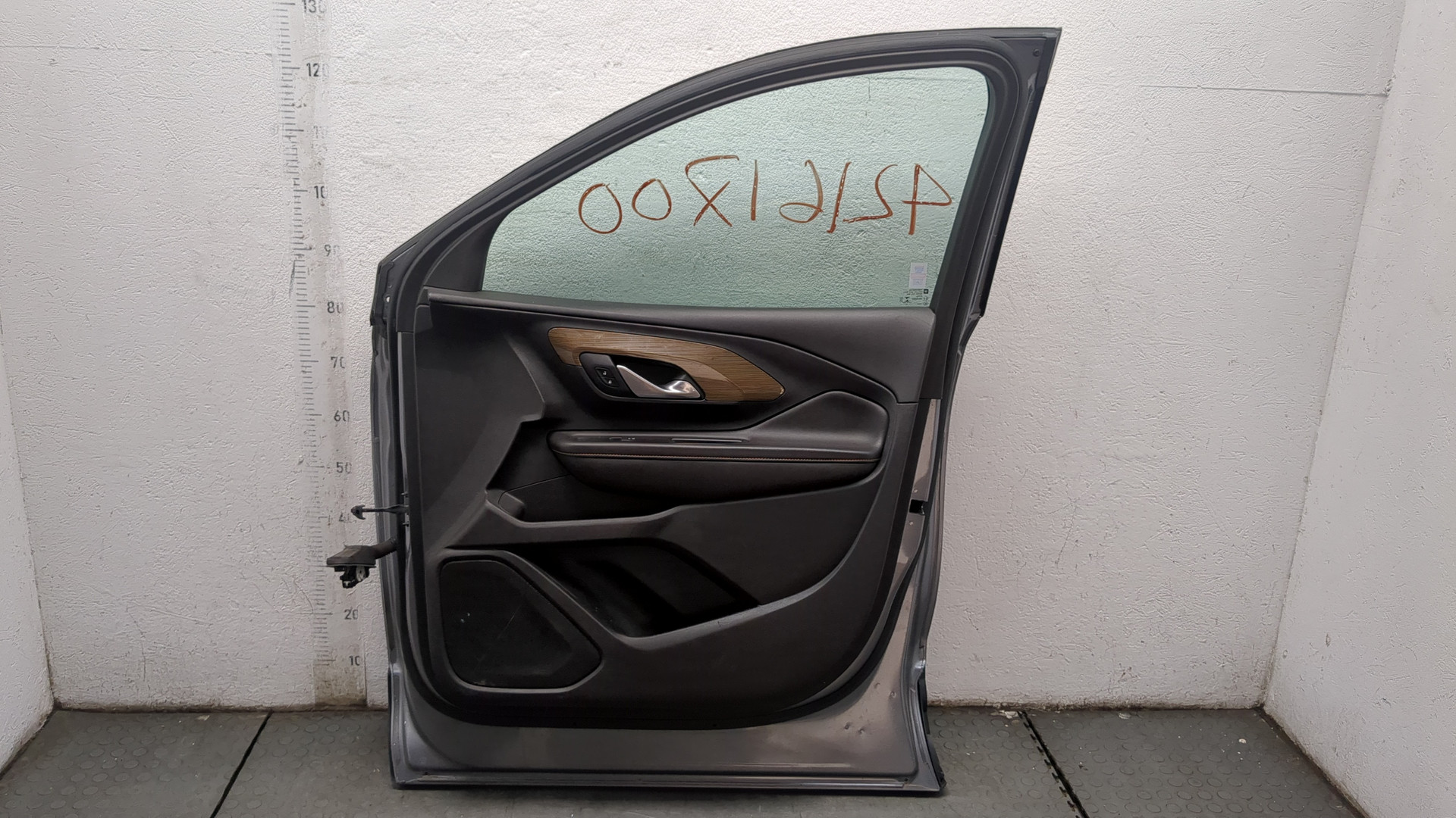 Дверь передняя правая