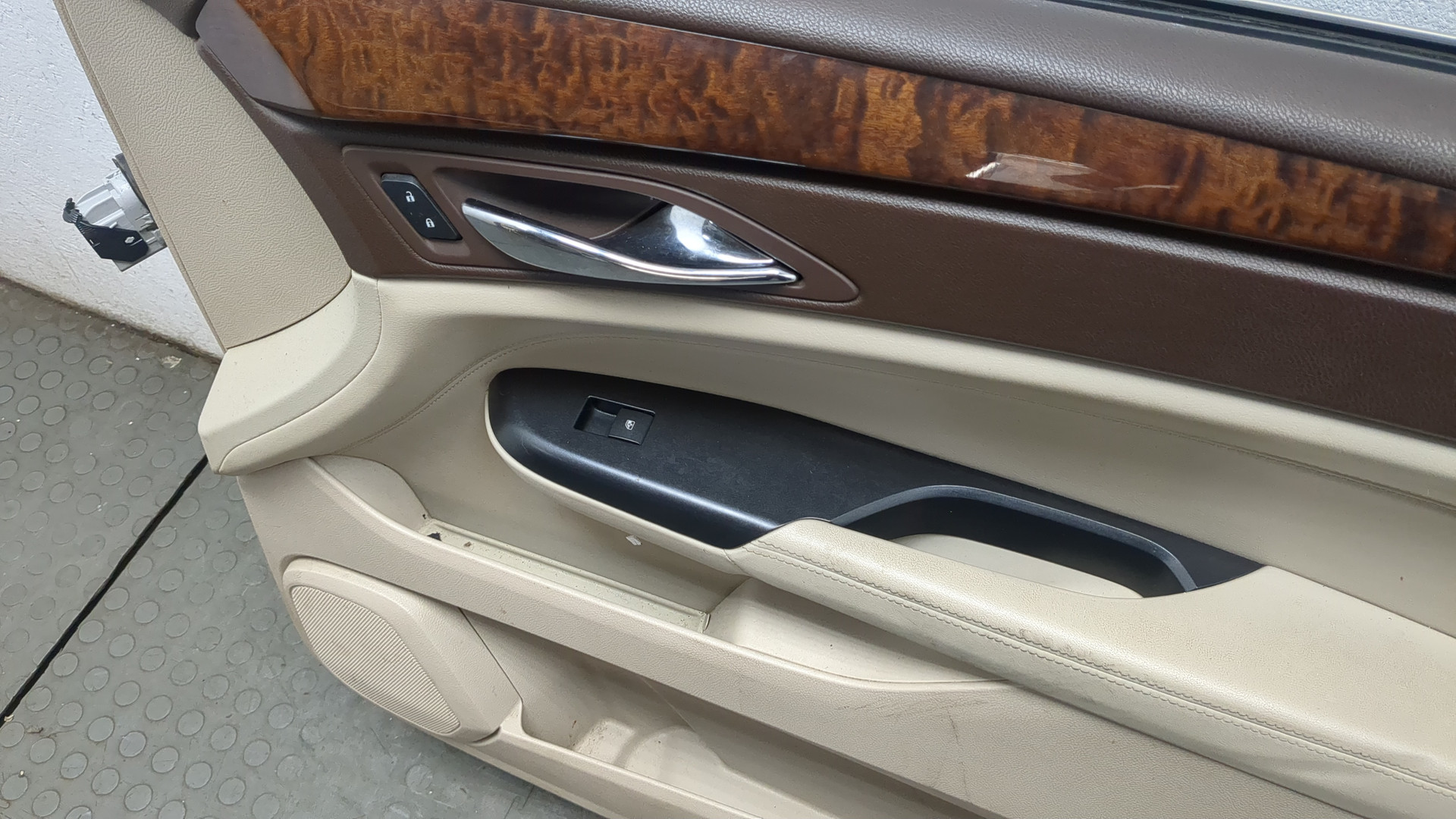 Дверь передняя правая