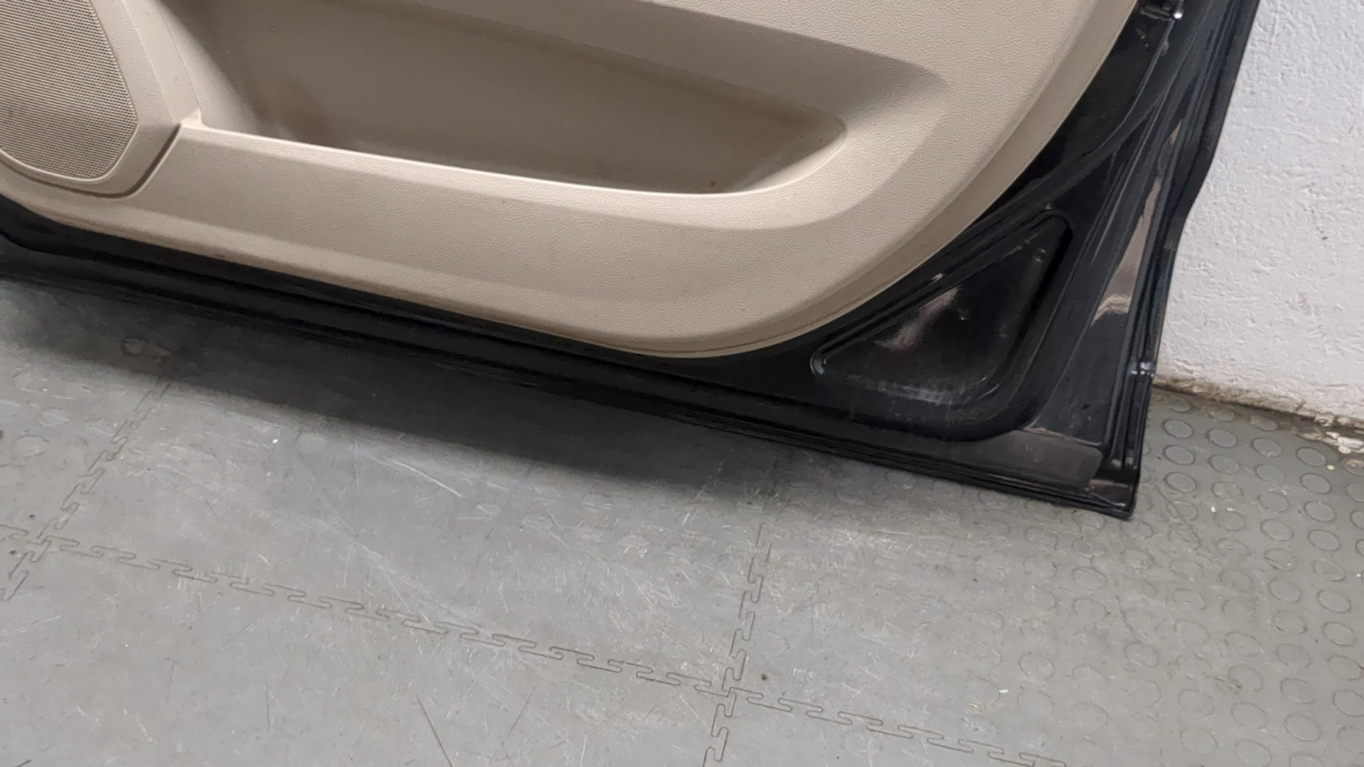 Дверь передняя правая