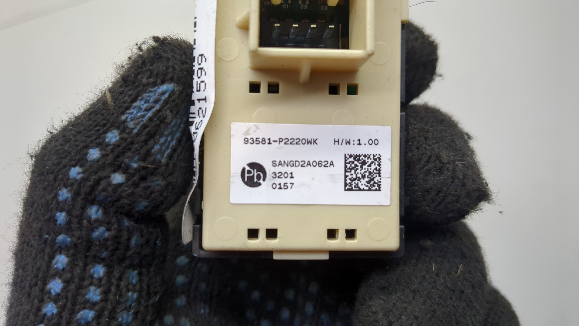 Кнопка стеклоподъемника