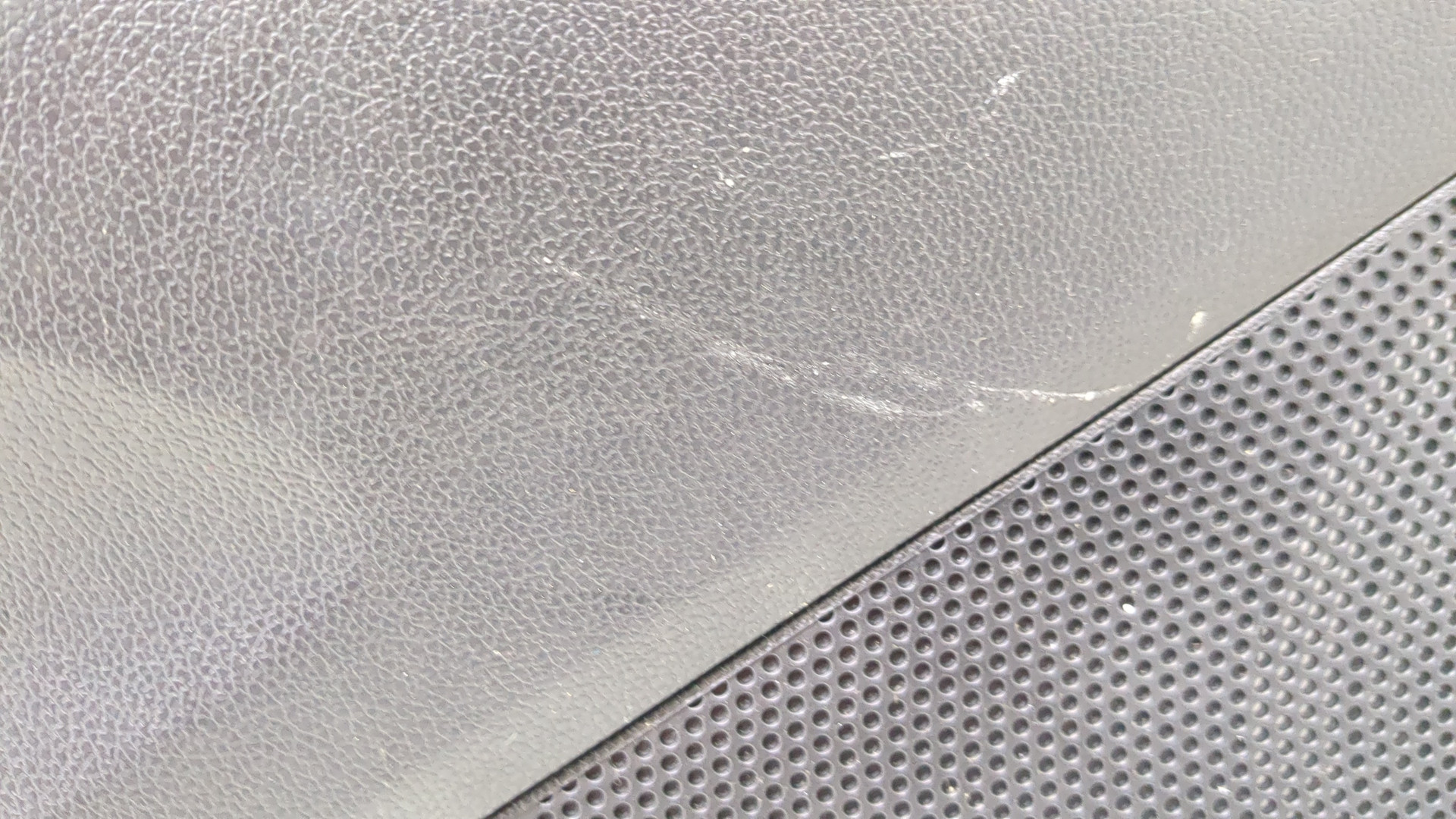 Обшивка двери передней левой