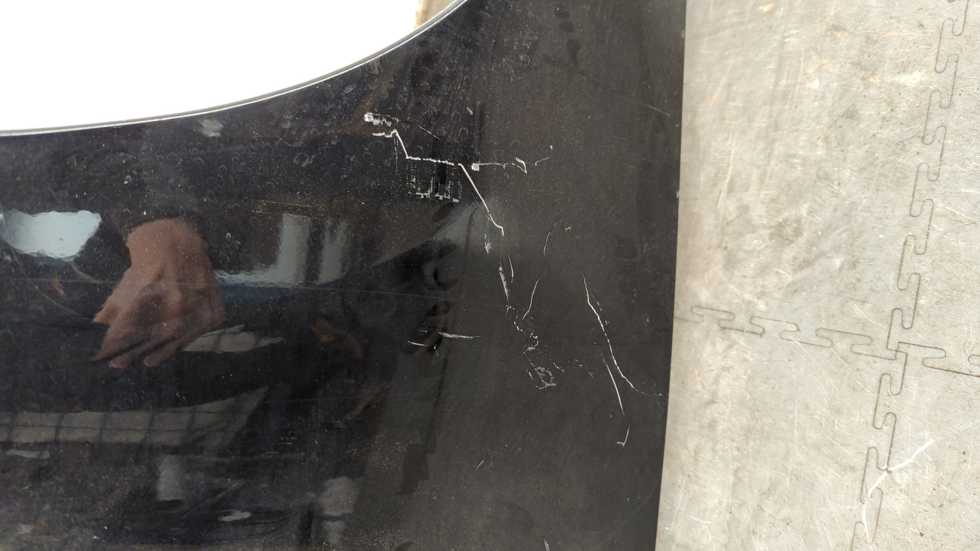 Крыло переднее правое