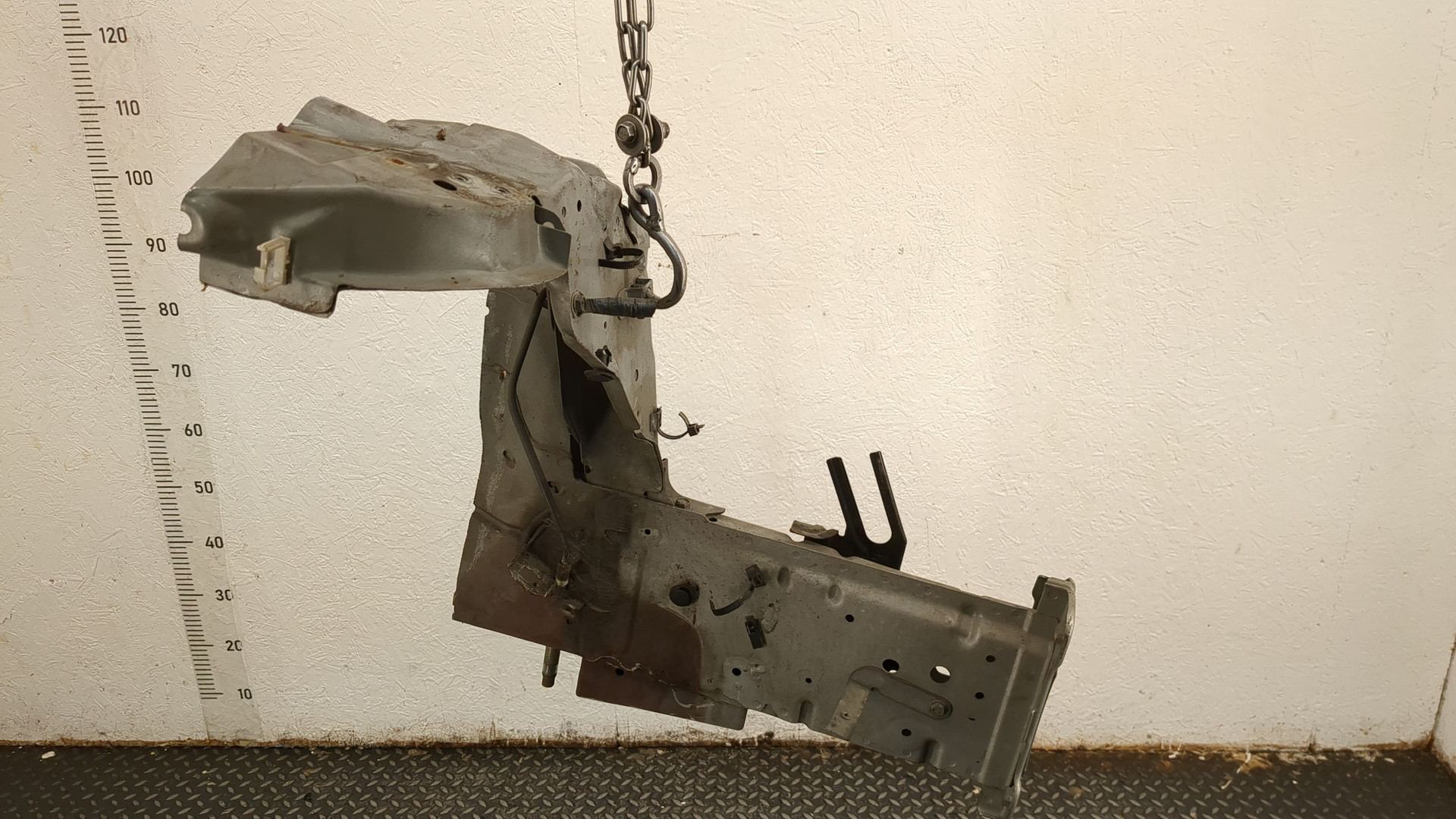 Лонжерон передний правый