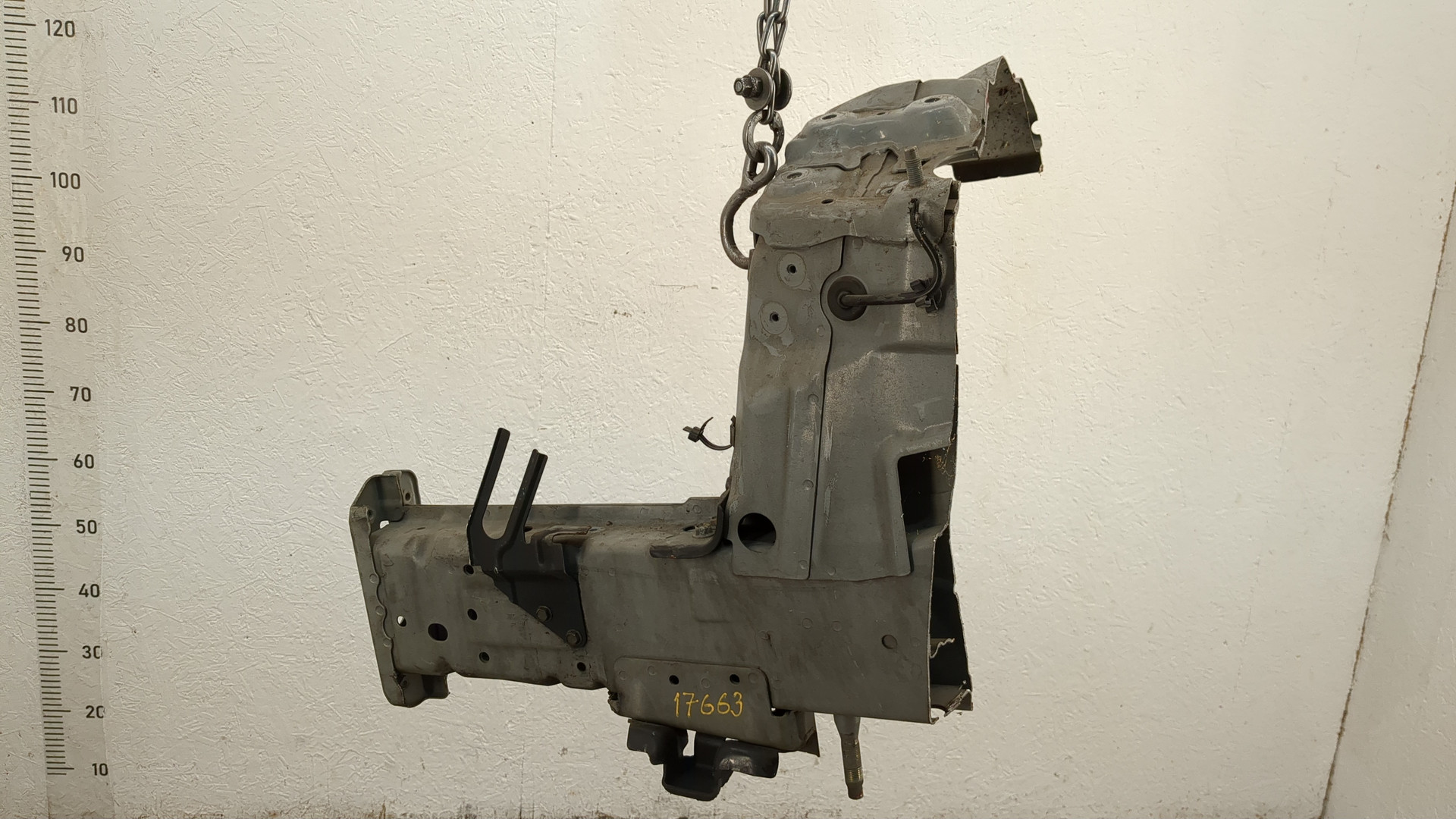 Лонжерон передний правый