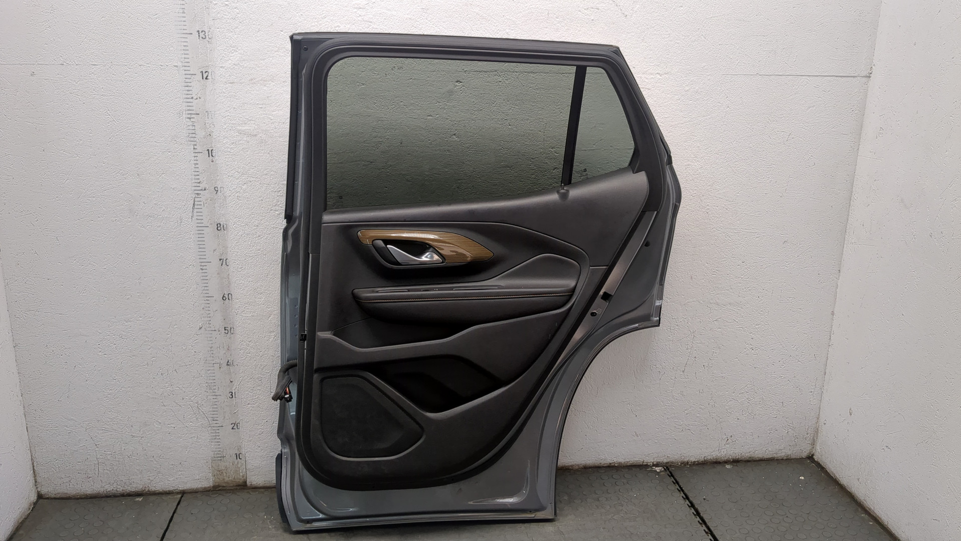 Дверь задняя правая