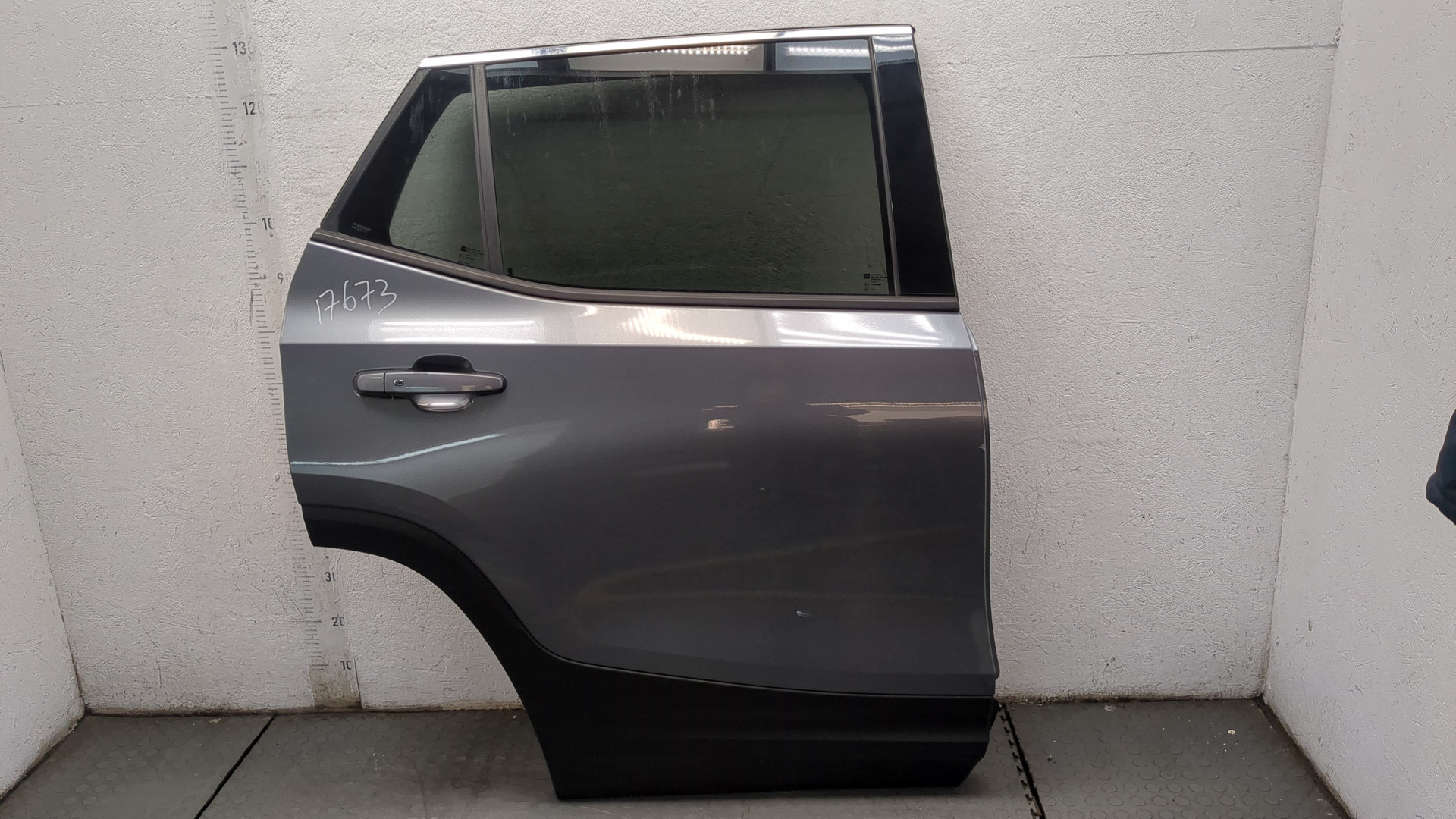 Дверь задняя правая