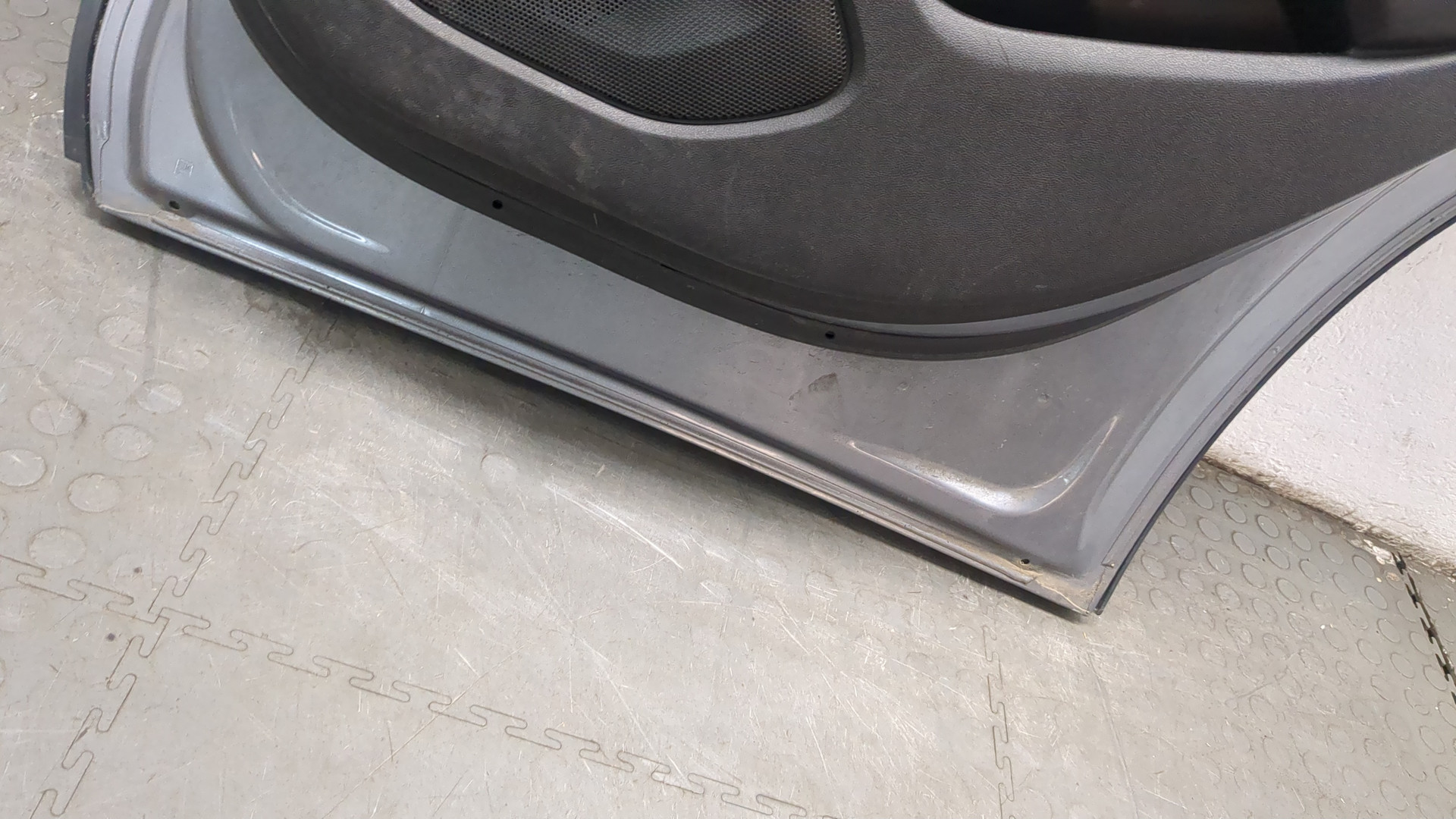 Дверь задняя правая