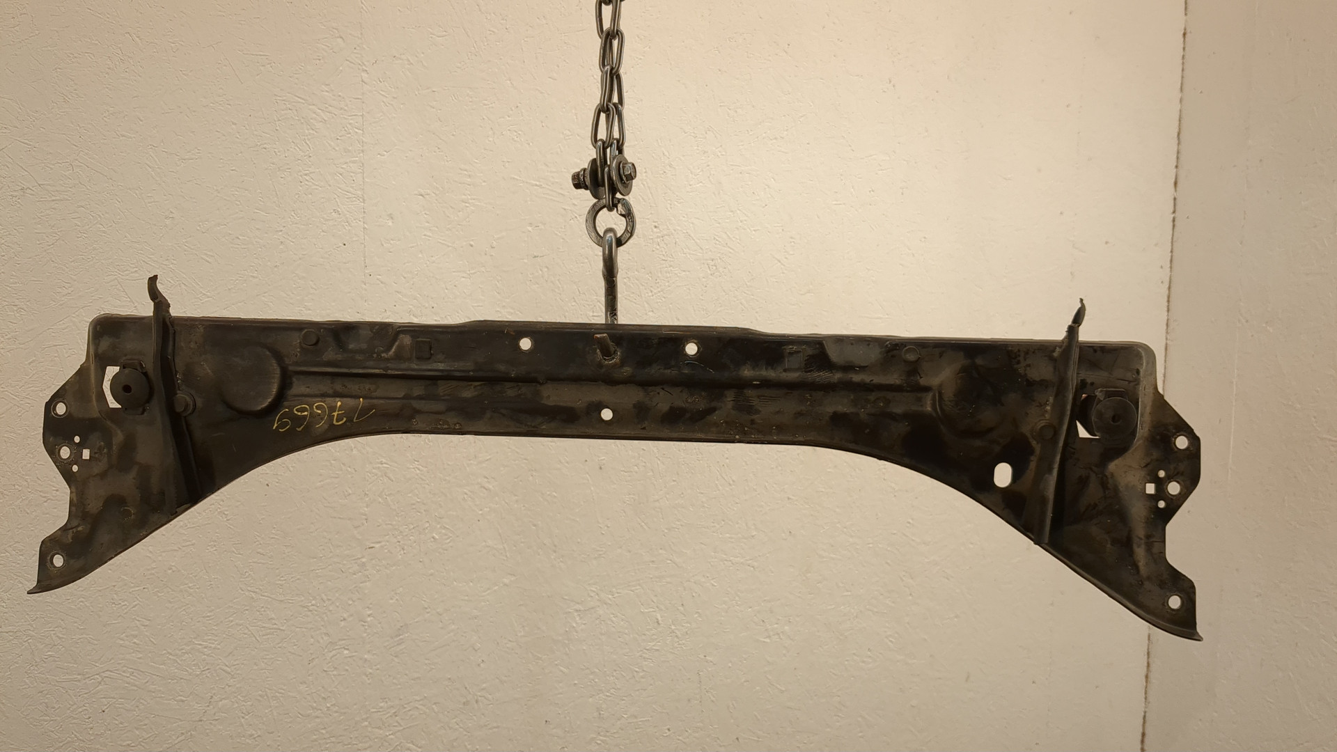 Балка подрадиаторная