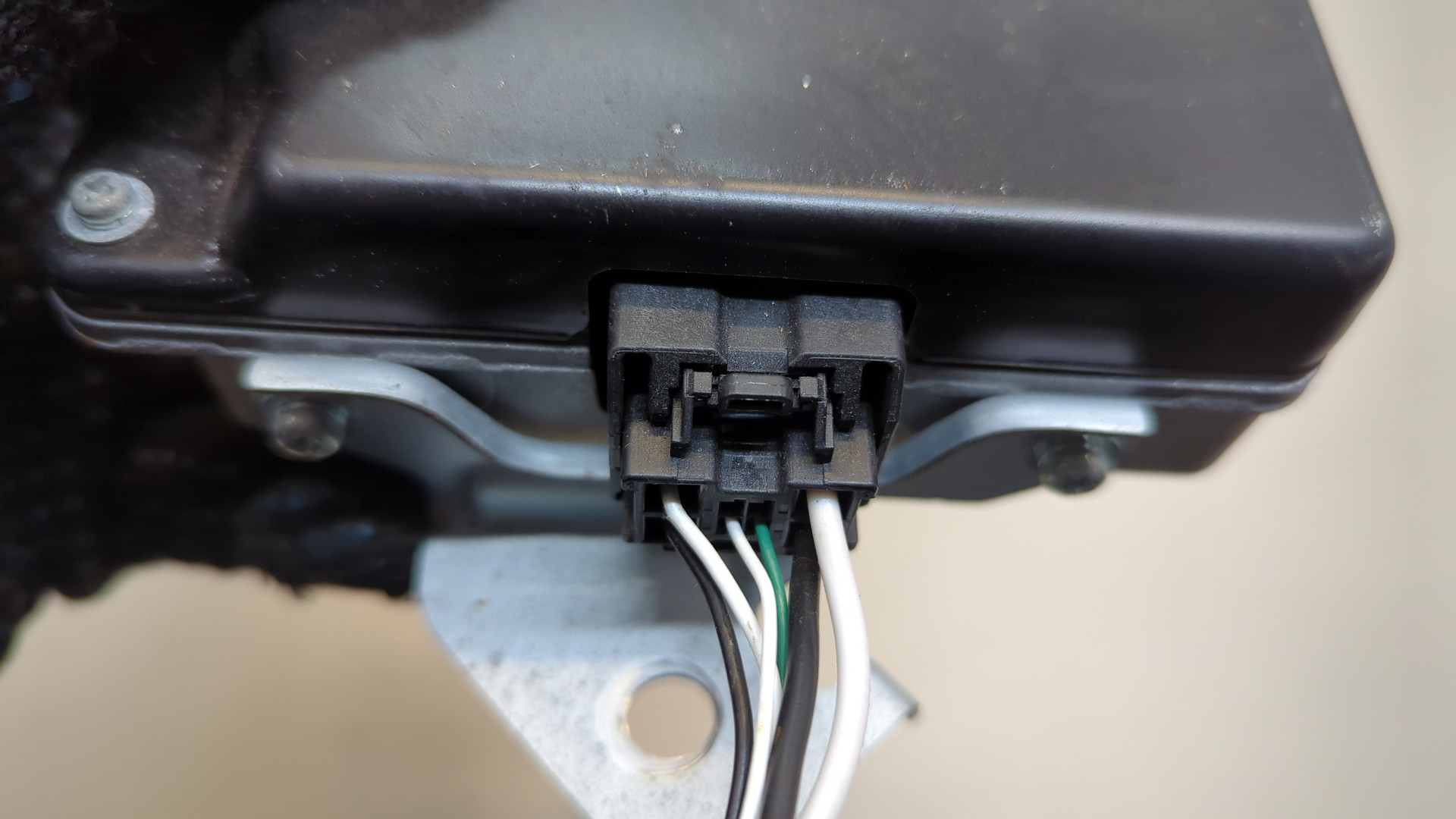 Преобразователь напряжения (адаптер)