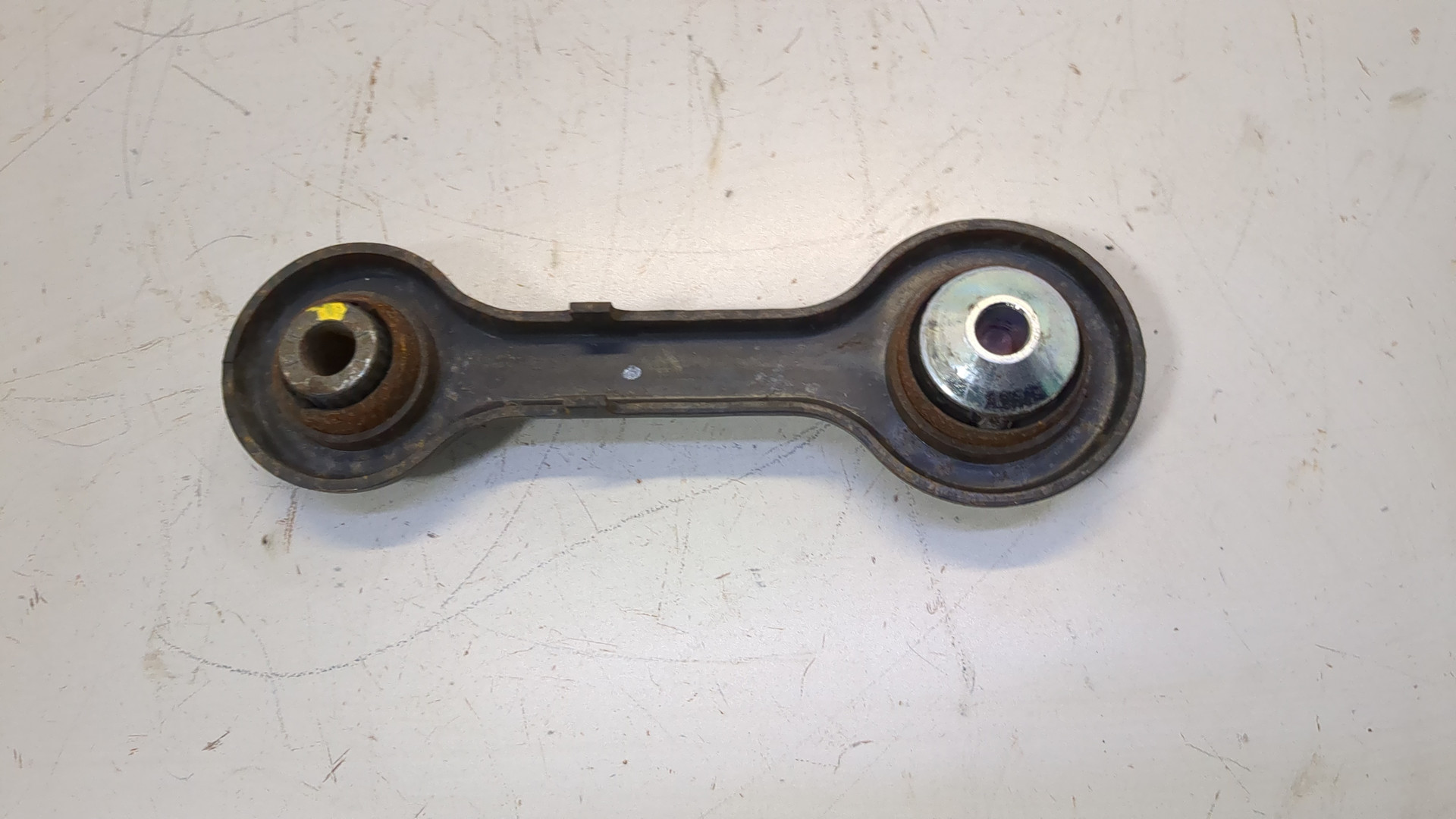 Рычаг задний