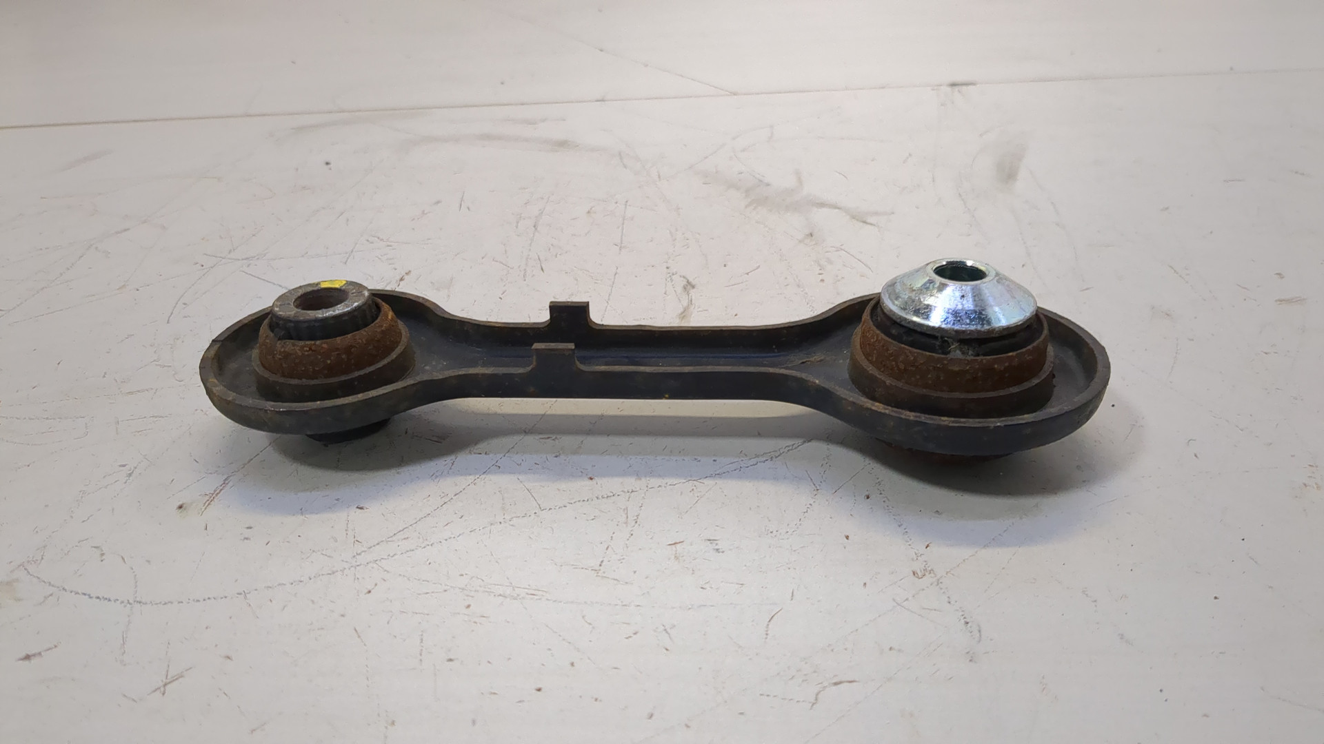 Рычаг задний