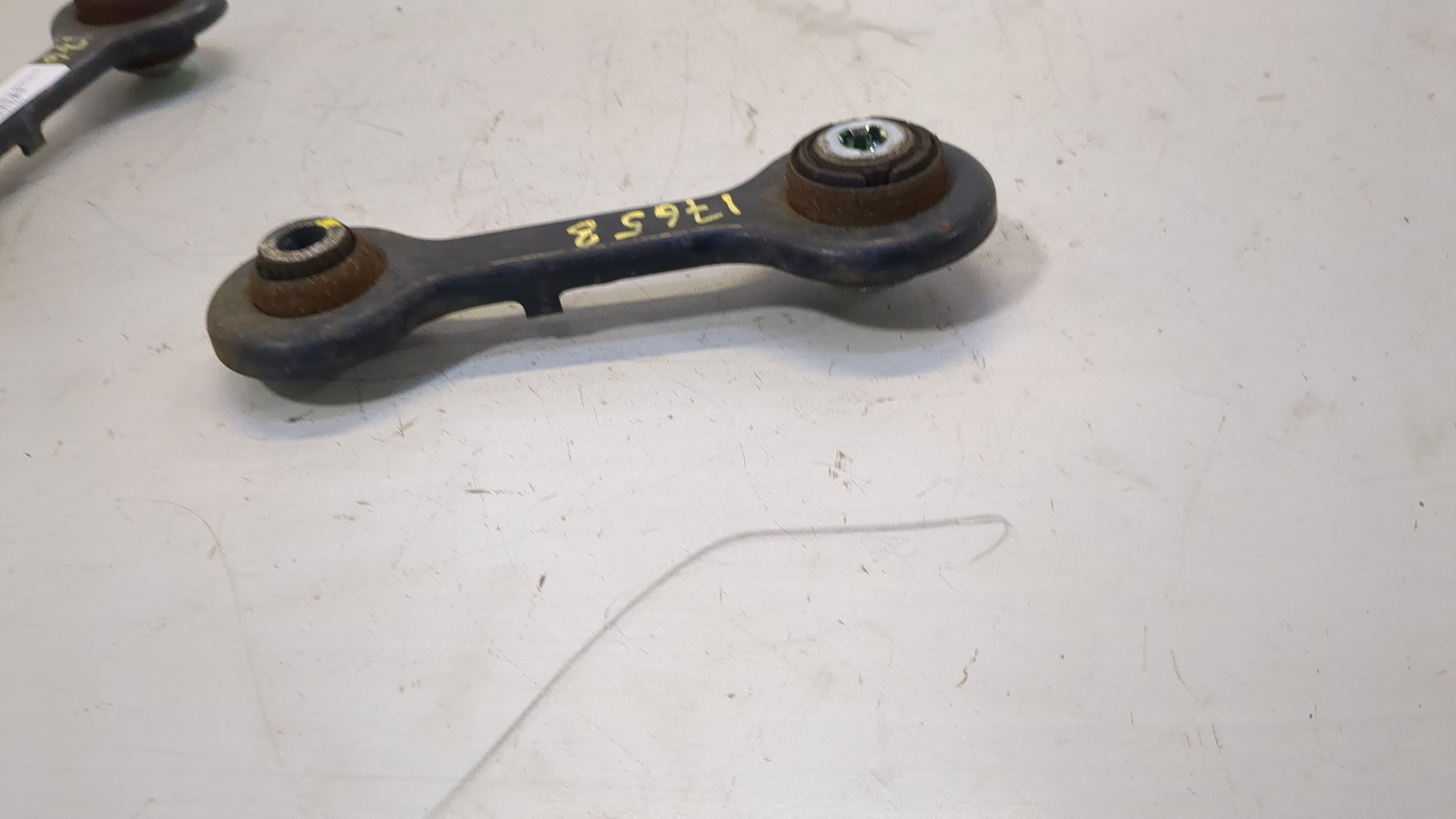 Рычаг задний