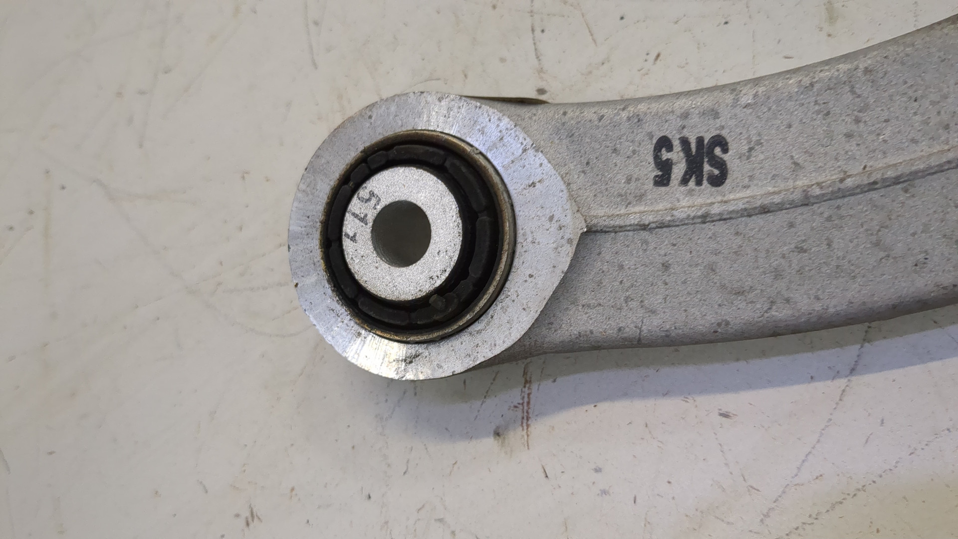 Рычаг задний