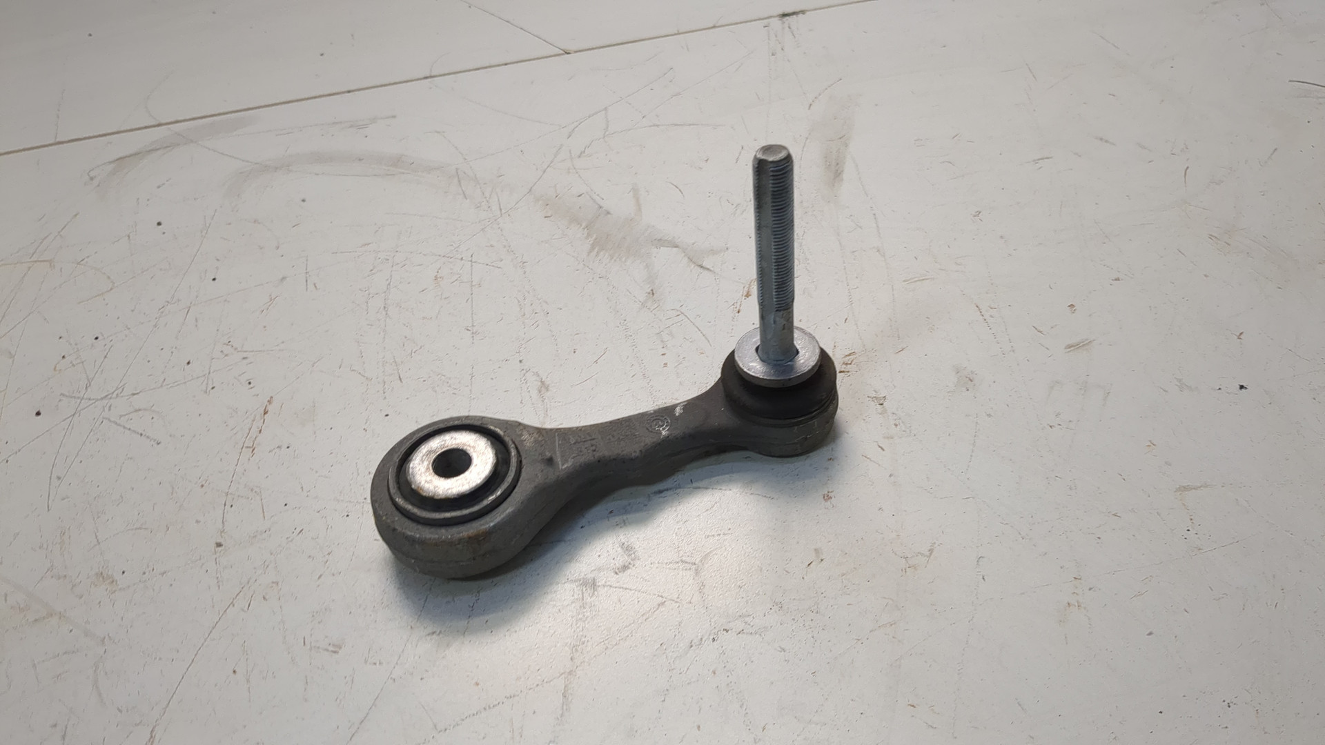 Рычаг задний