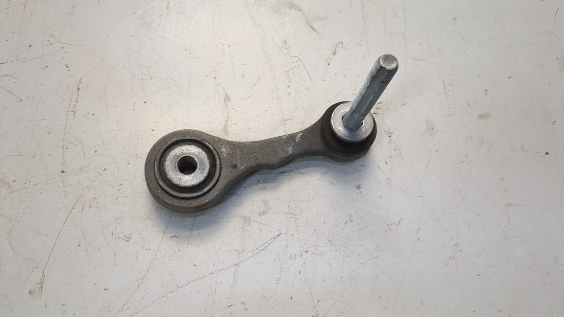 Рычаг задний