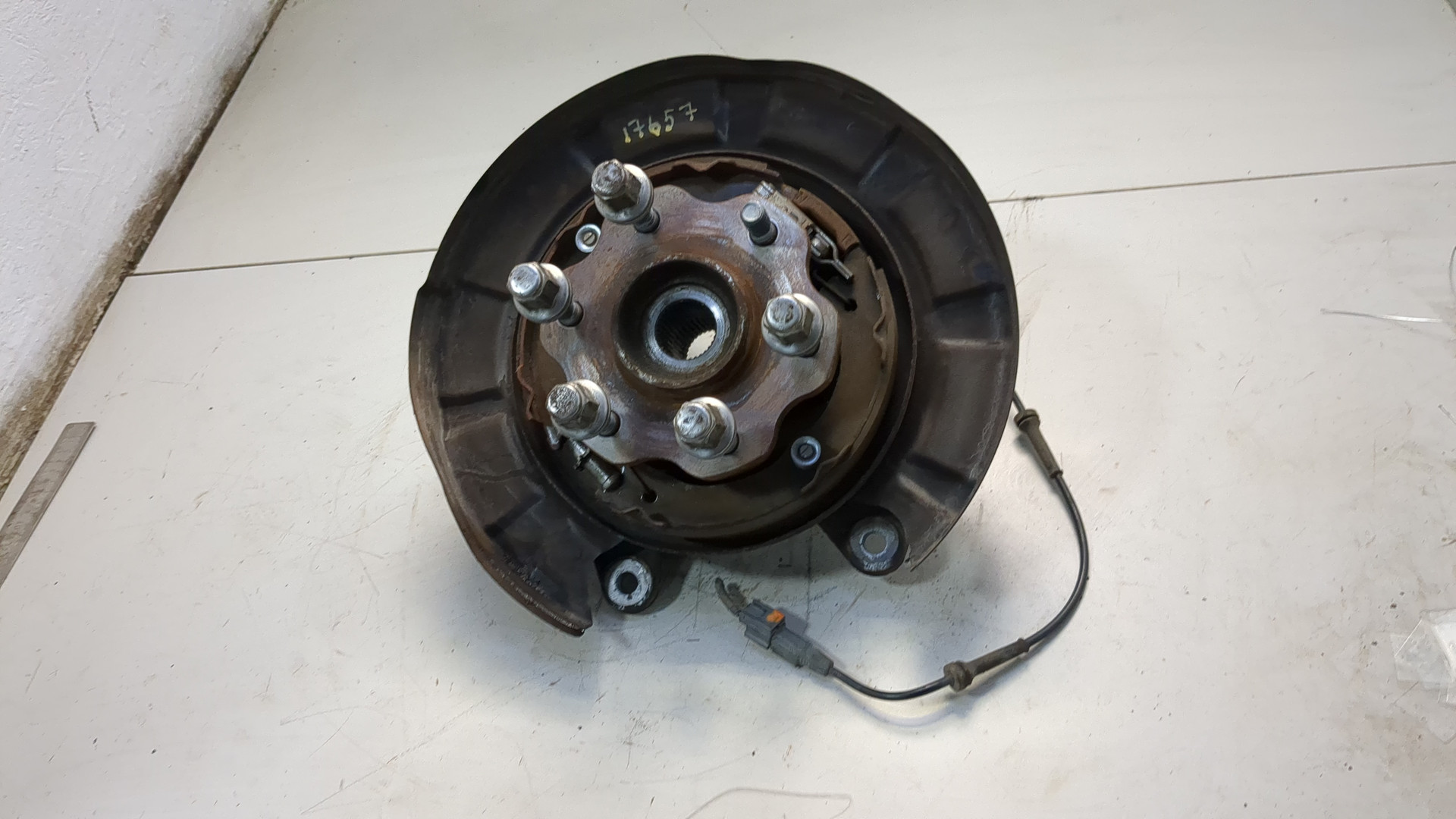 Кулак поворотный задний правый