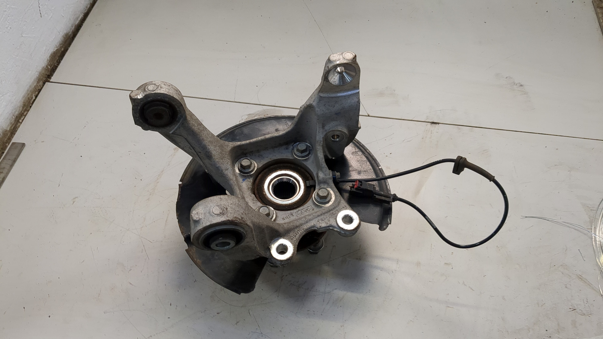 Кулак поворотный задний правый