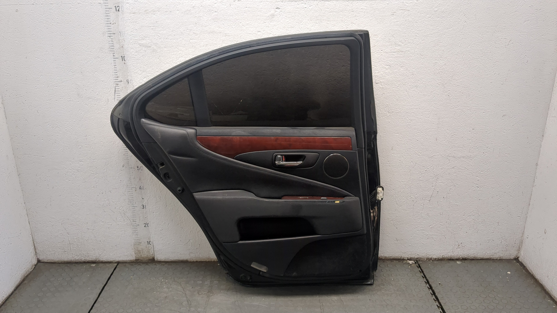 Дверь задняя левая