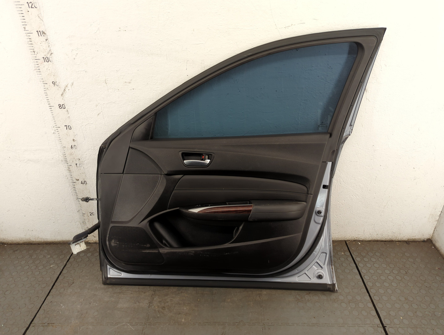 Дверь передняя правая