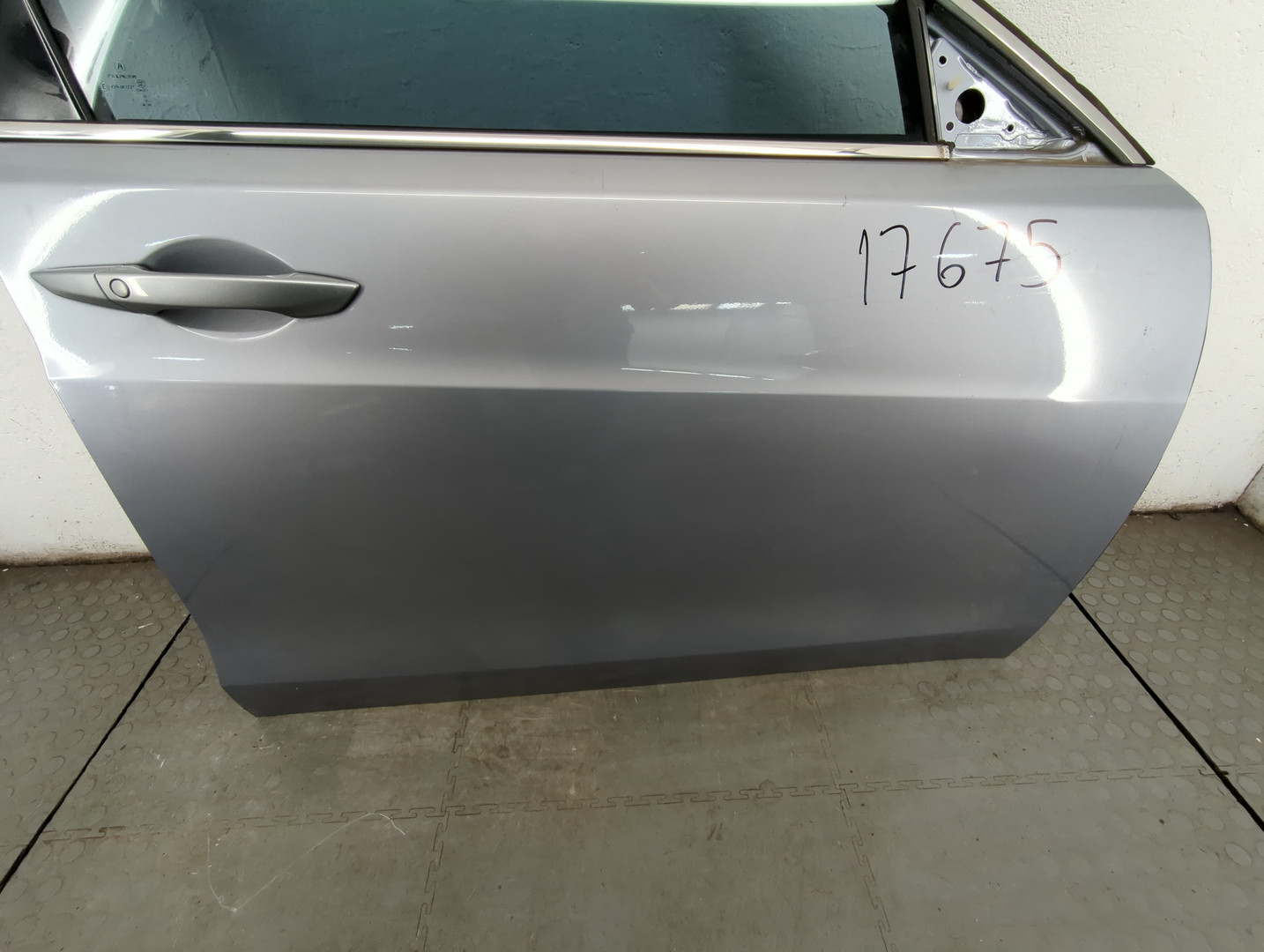 Дверь передняя правая