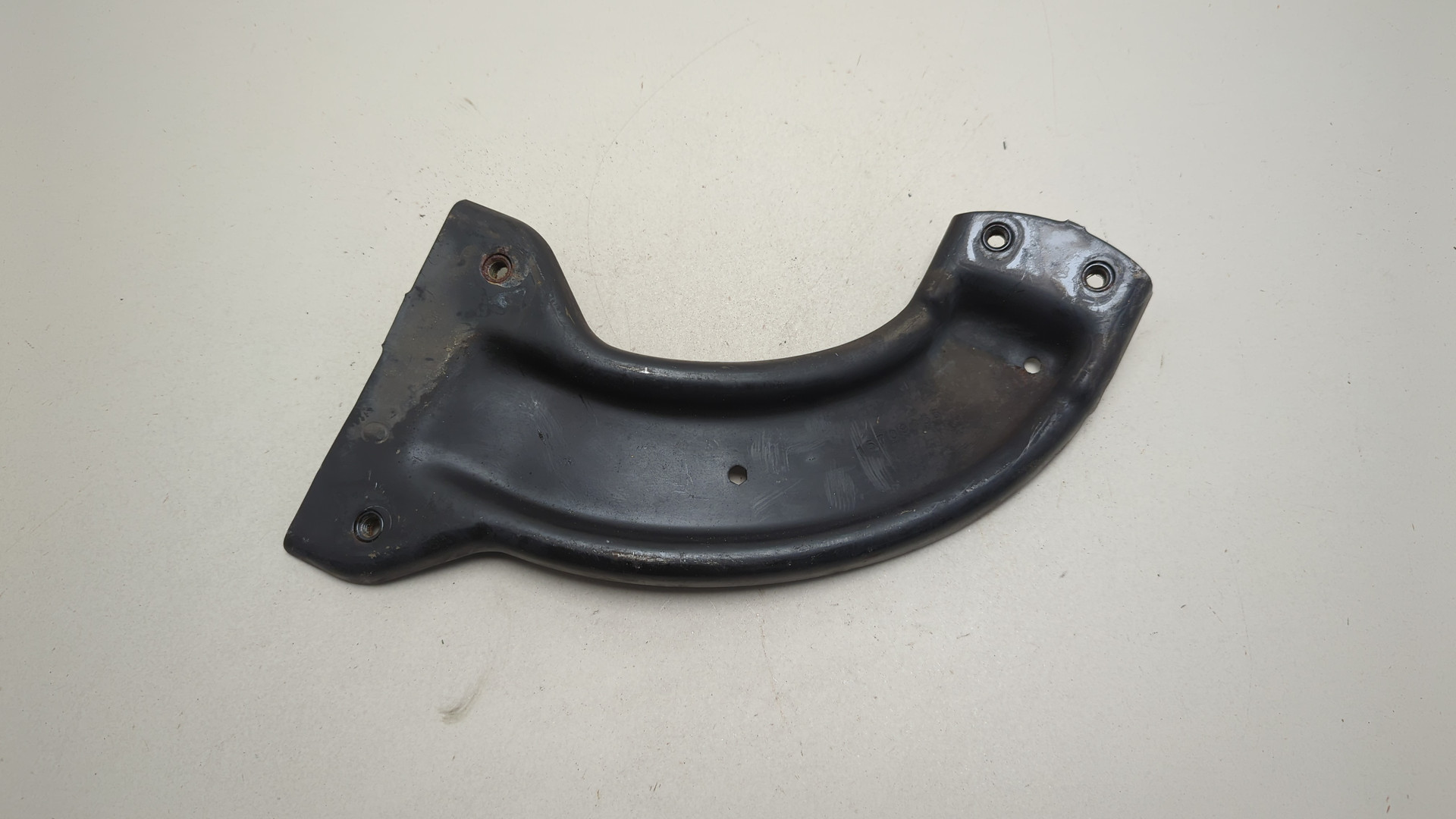 Кронштейн крепления крыла