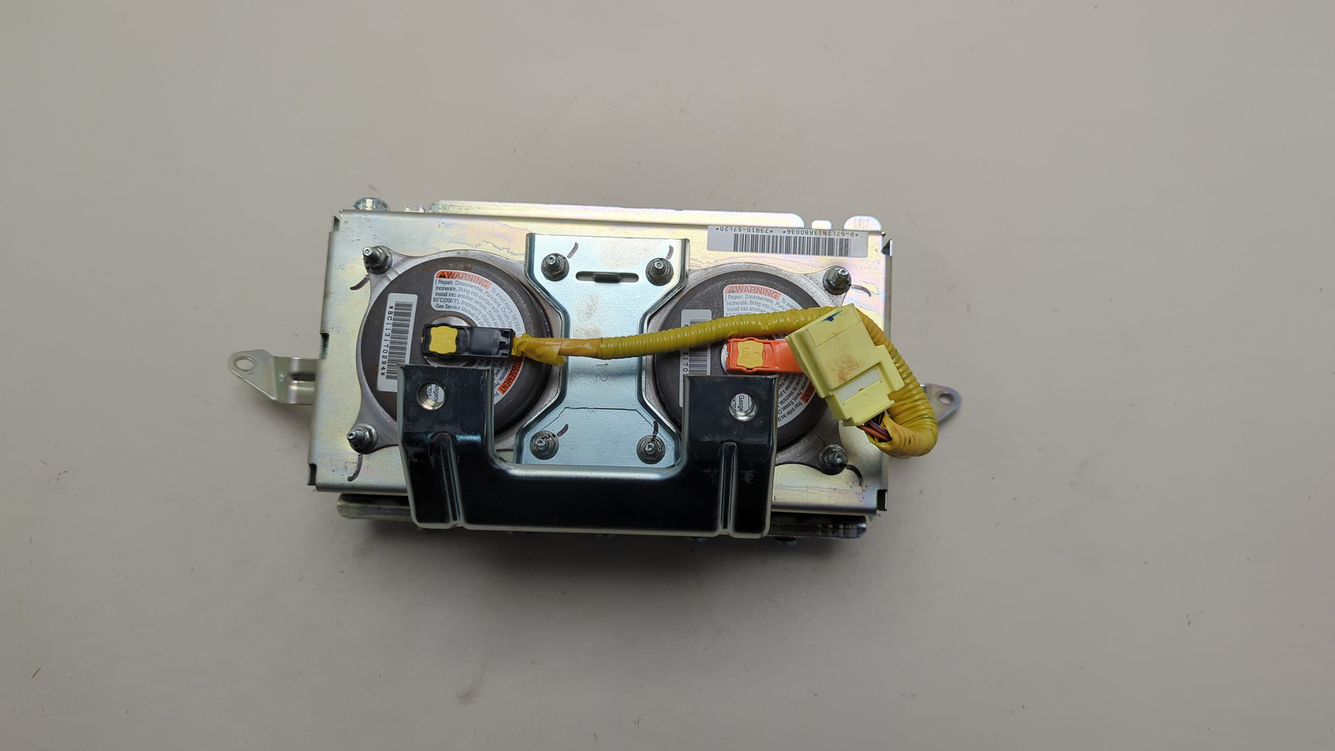 Подушка безопасности пассажирская (в торпедо)