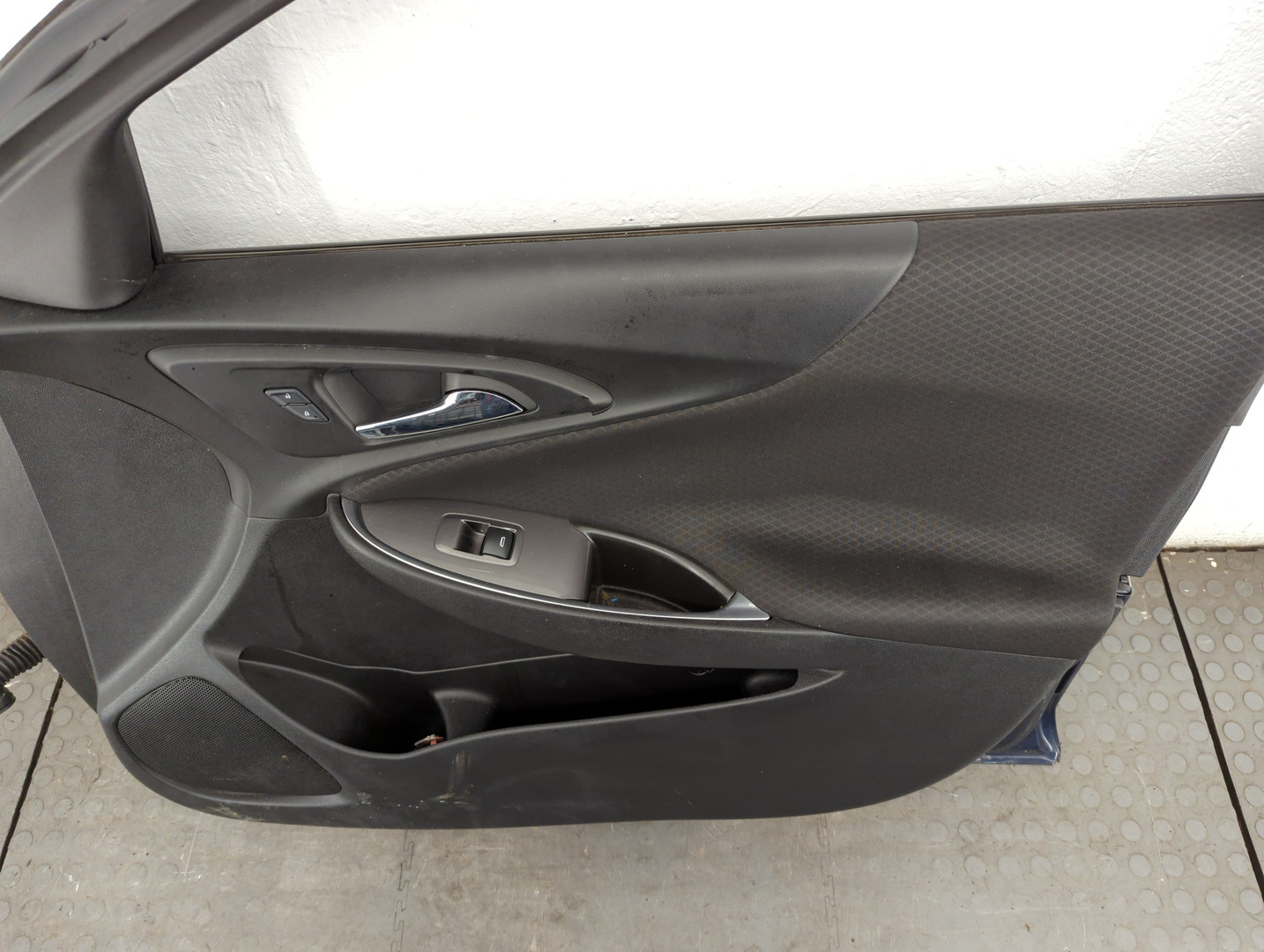 Дверь передняя правая