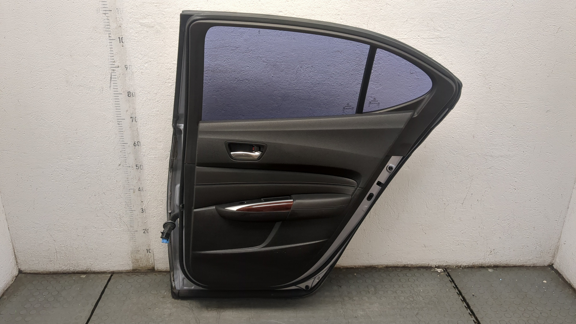 Дверь задняя правая