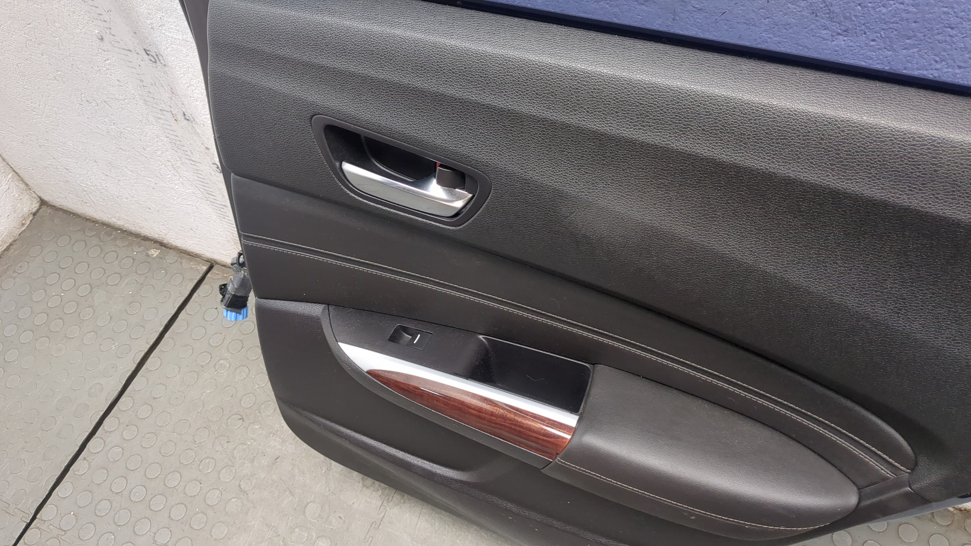 Дверь задняя правая