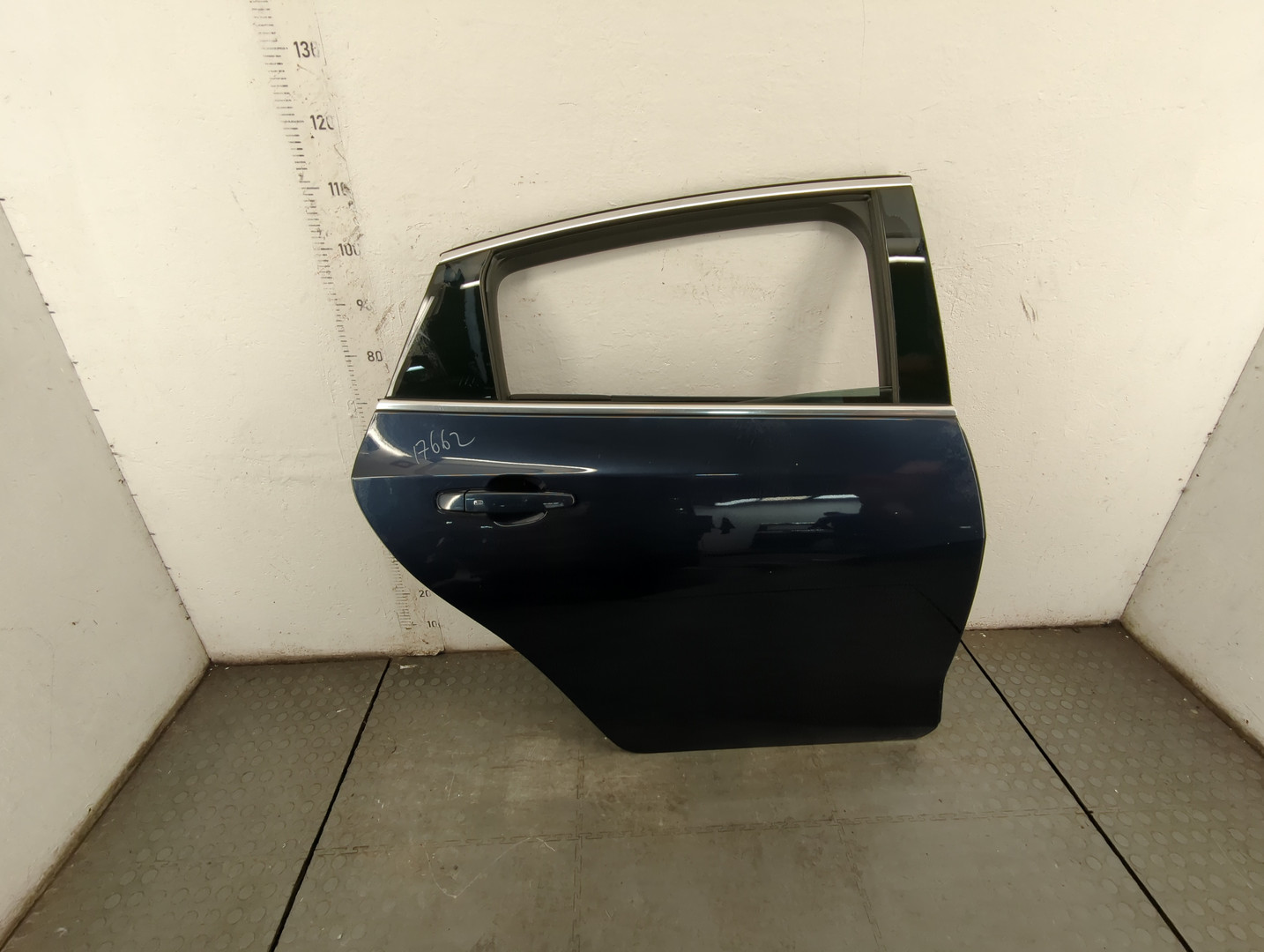 Дверь задняя правая