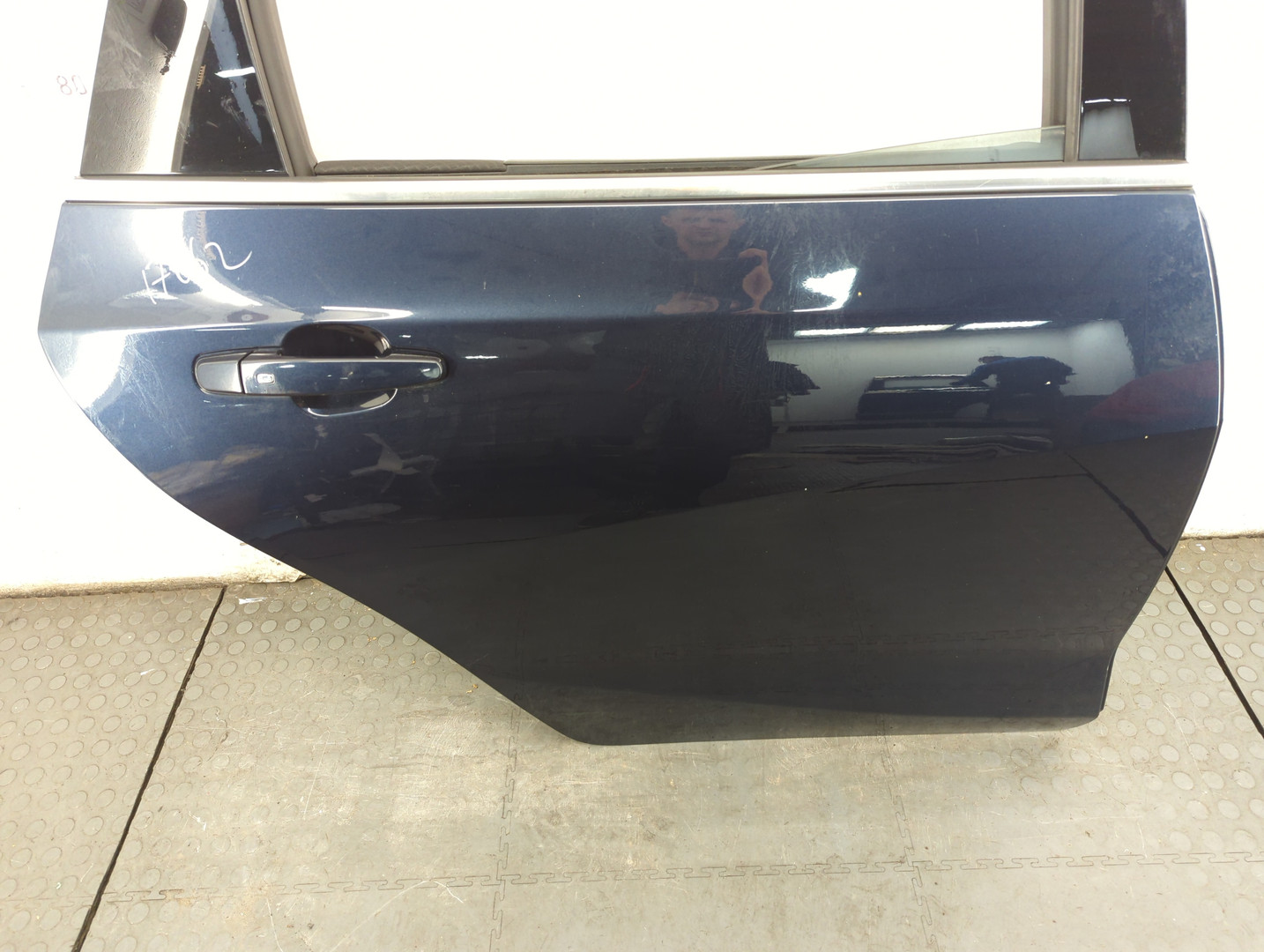 Дверь задняя правая