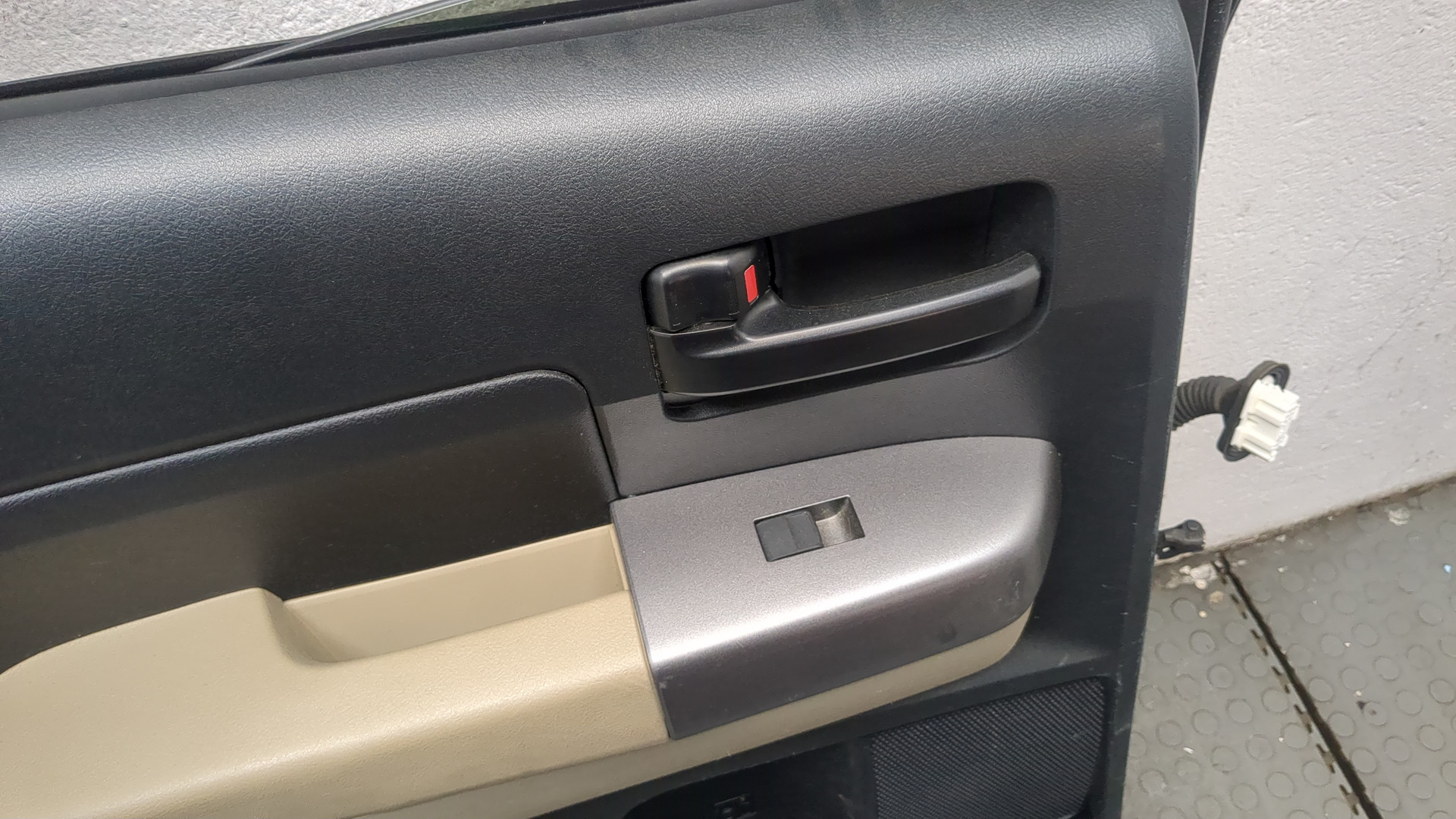 Дверь задняя левая