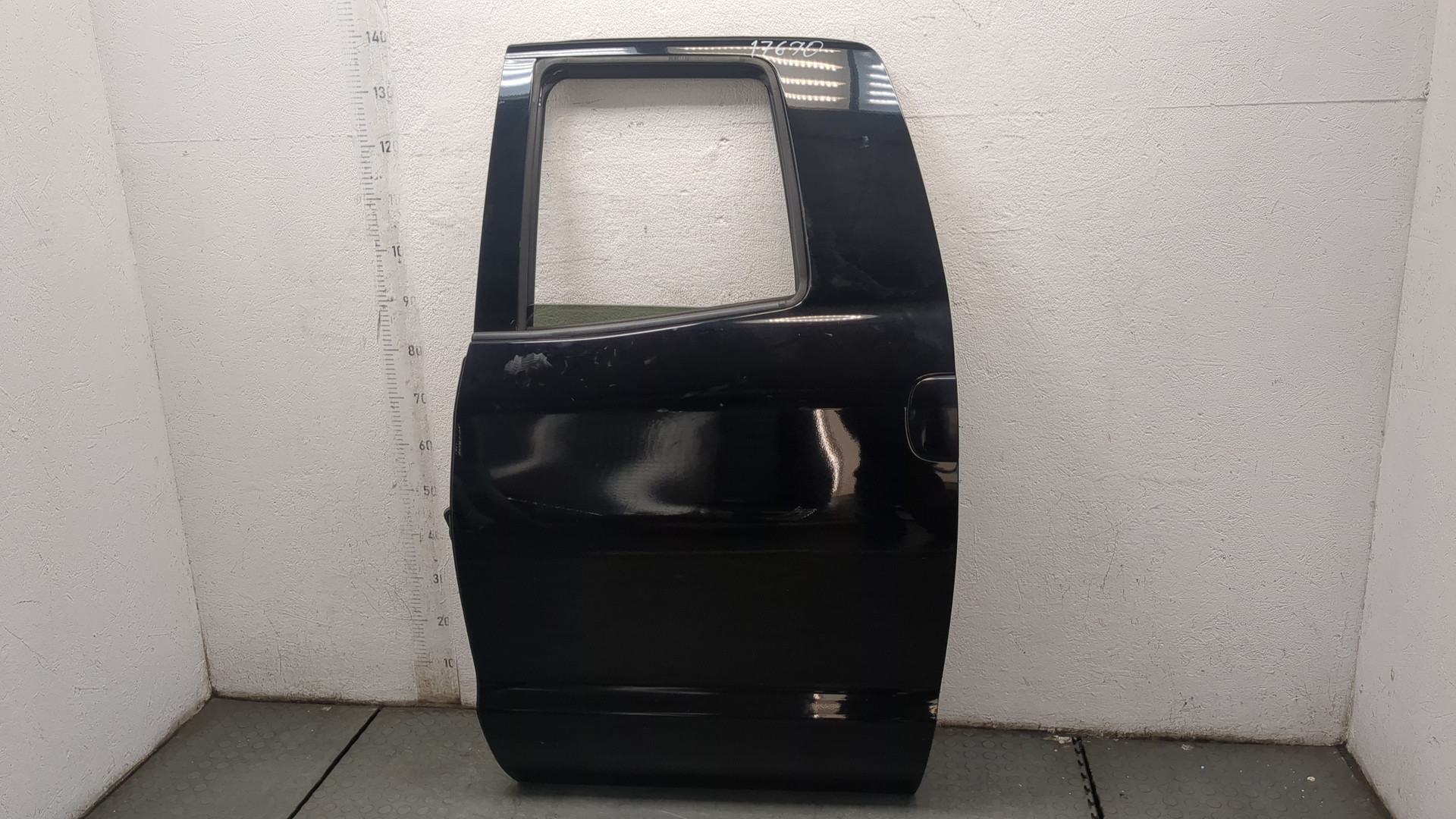 Дверь задняя левая