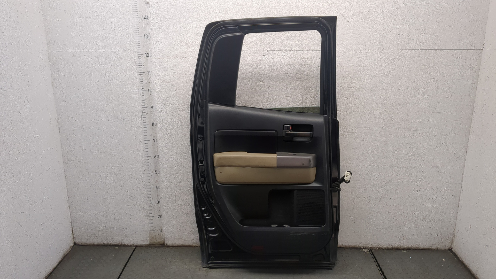 Дверь задняя левая