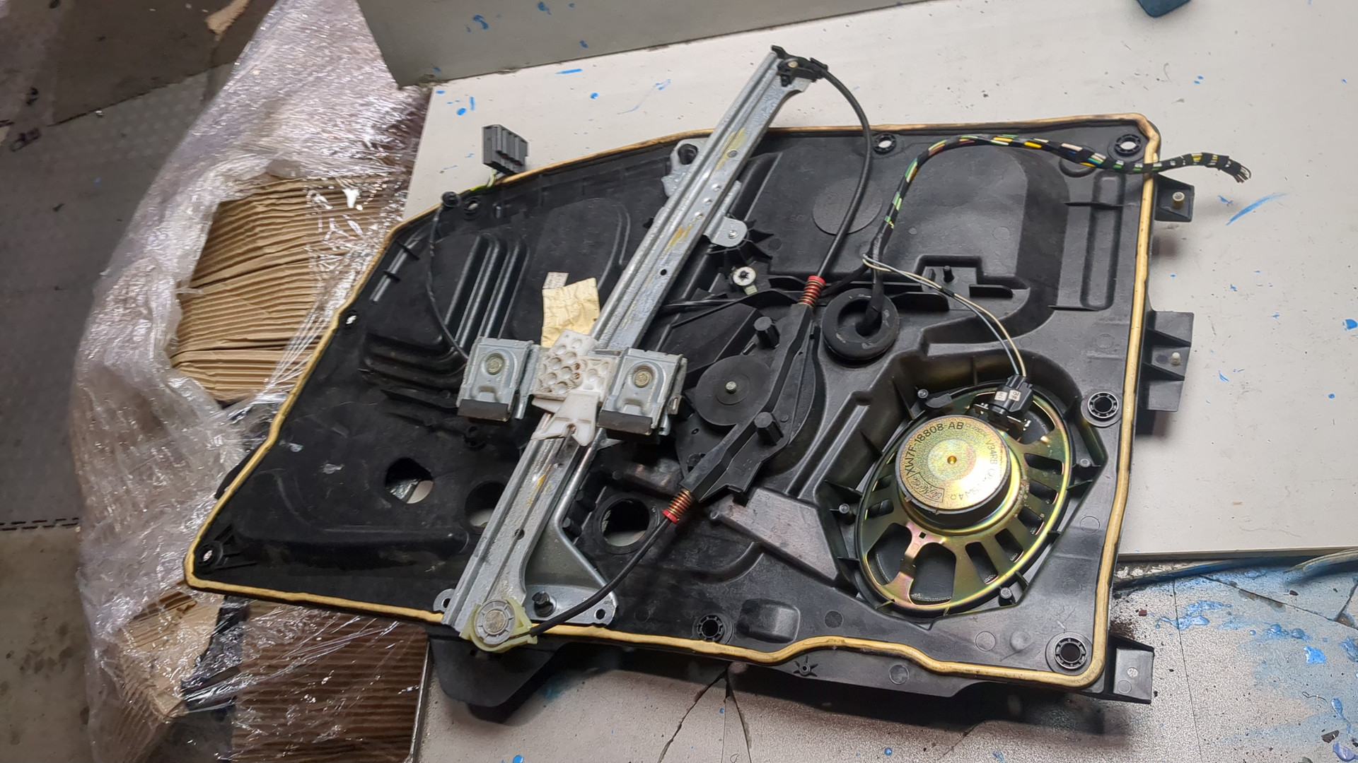 Стеклоподъемник электр. передний левый