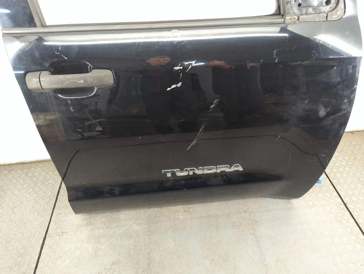 Дверь передняя правая